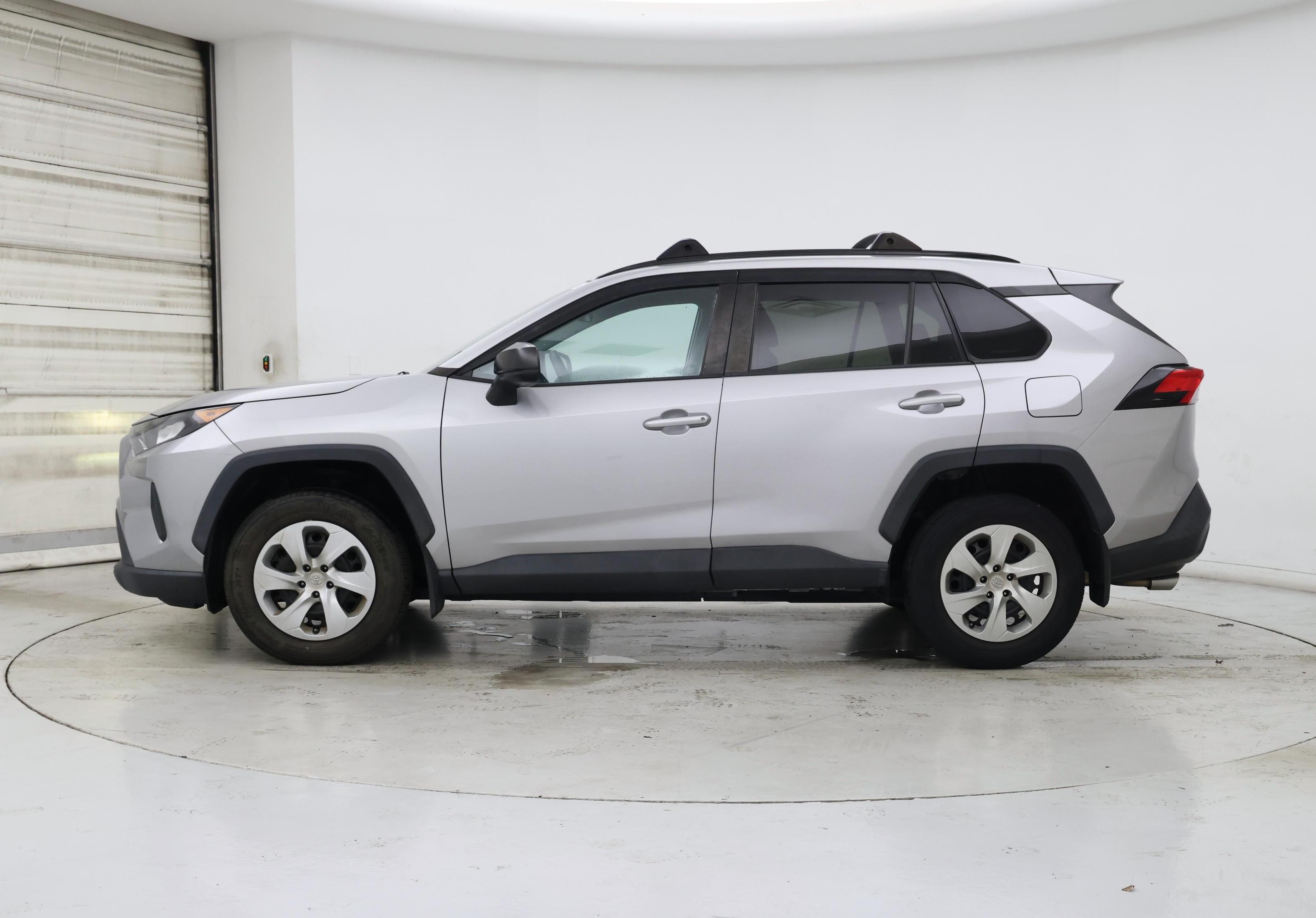 Thumbnail: 2019 Toyota RAV4 - 3
