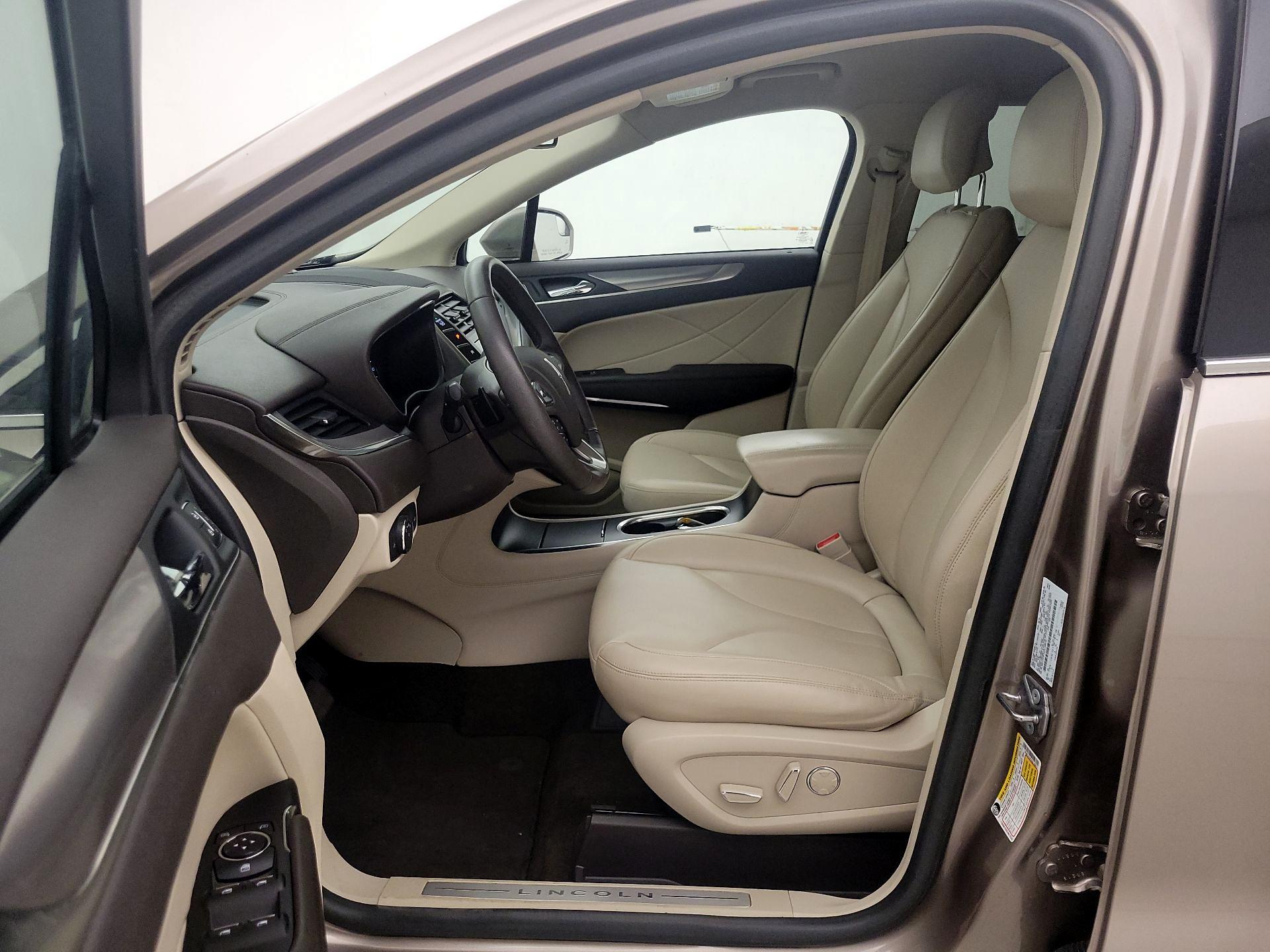 Thumbnail: 2019 Lincoln MKC - 11
