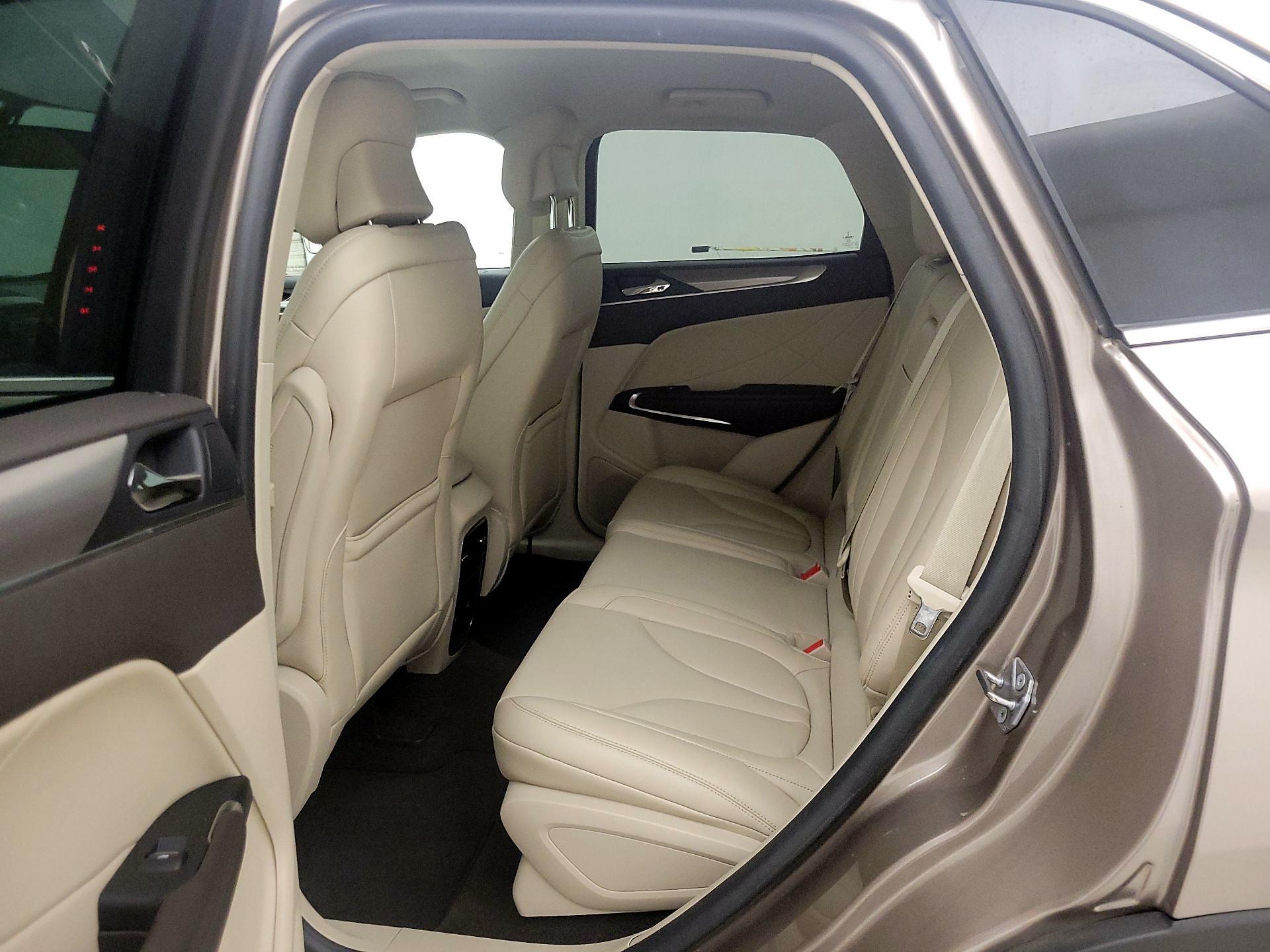 Thumbnail: 2019 Lincoln MKC - 19
