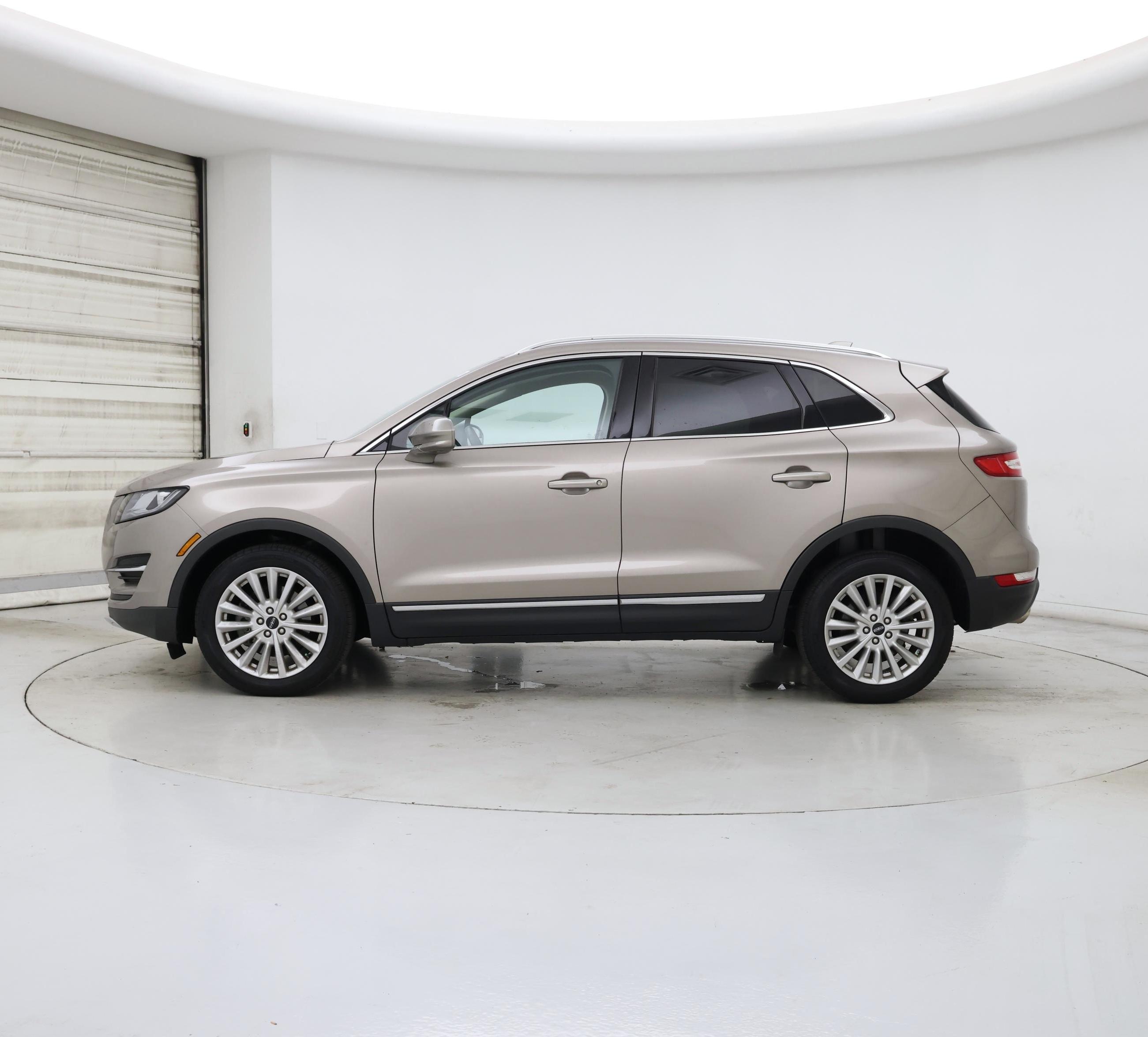 Thumbnail: 2019 Lincoln MKC - 3