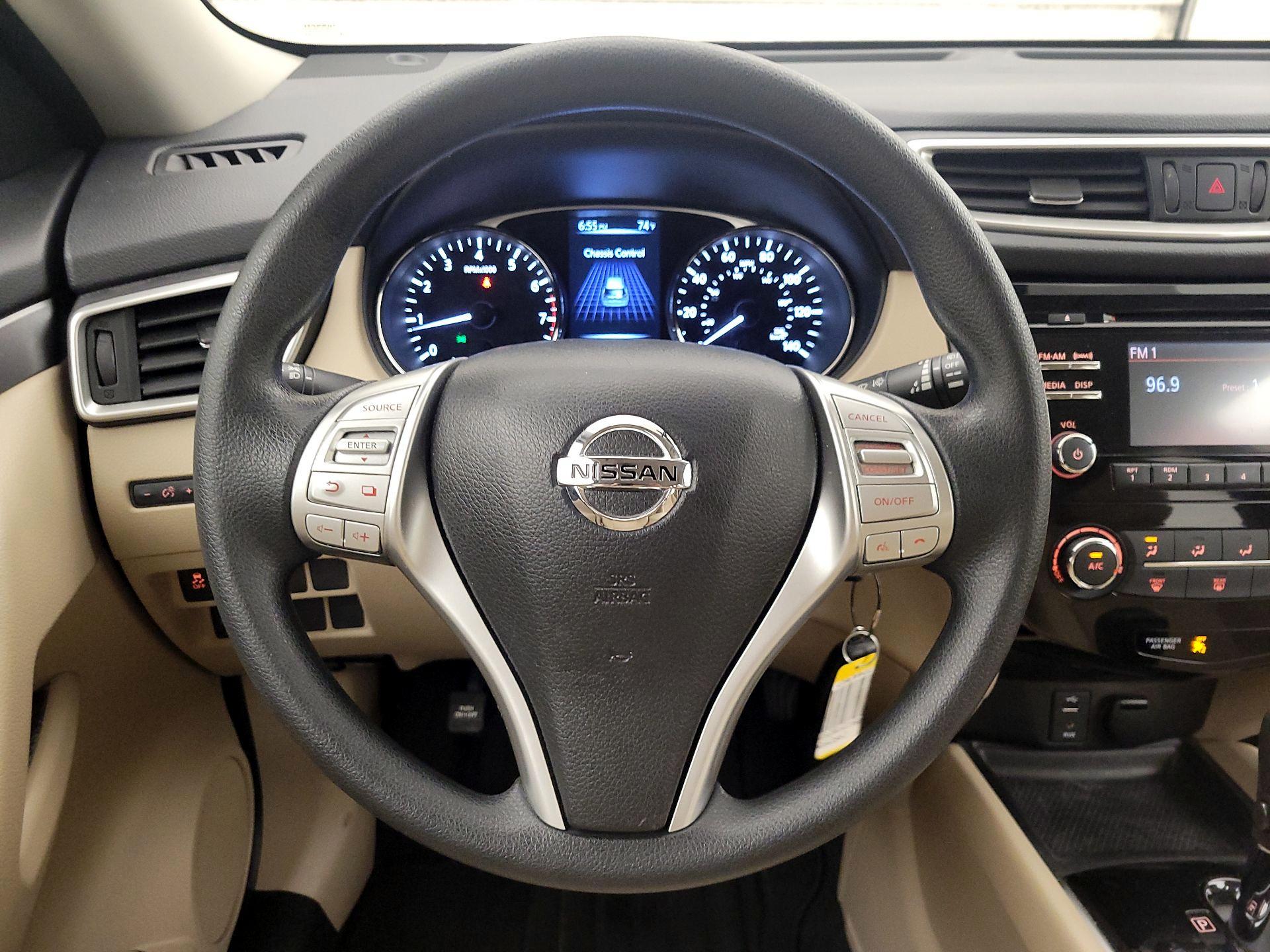 Thumbnail: 2016 Nissan Rogue - 10