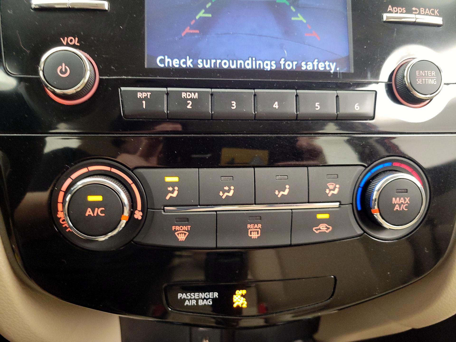 Thumbnail: 2016 Nissan Rogue - 16