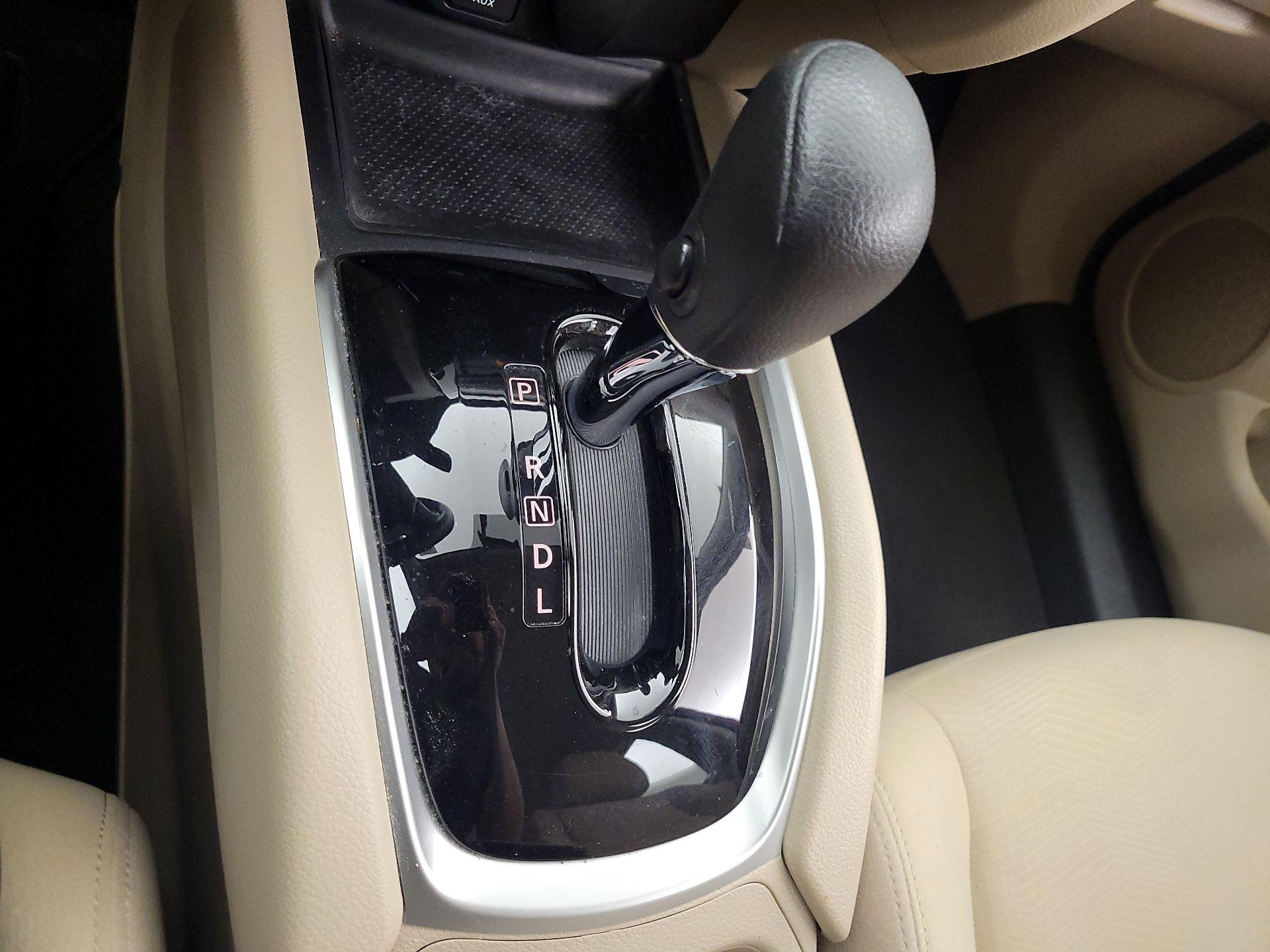 Thumbnail: 2016 Nissan Rogue - 17