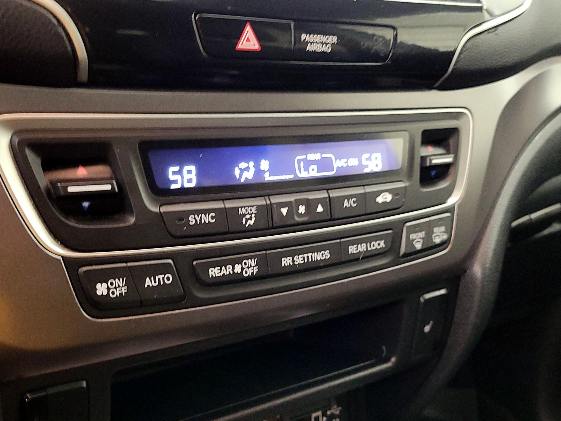 Thumbnail: 2020 Honda Pilot - 16