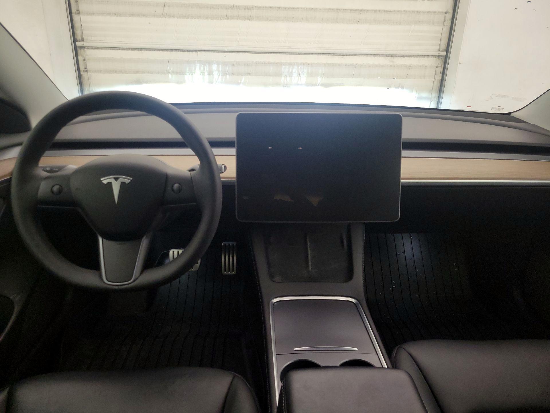Thumbnail: 2022 Tesla Model 3 - 9