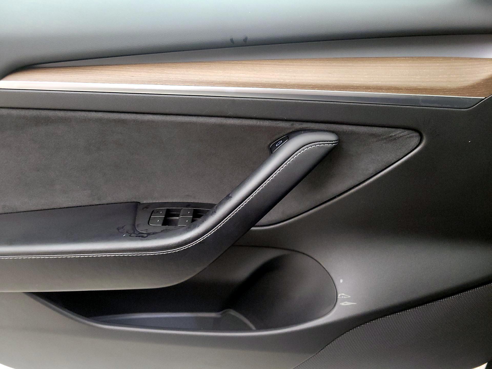 Thumbnail: 2022 Tesla Model 3 - 12