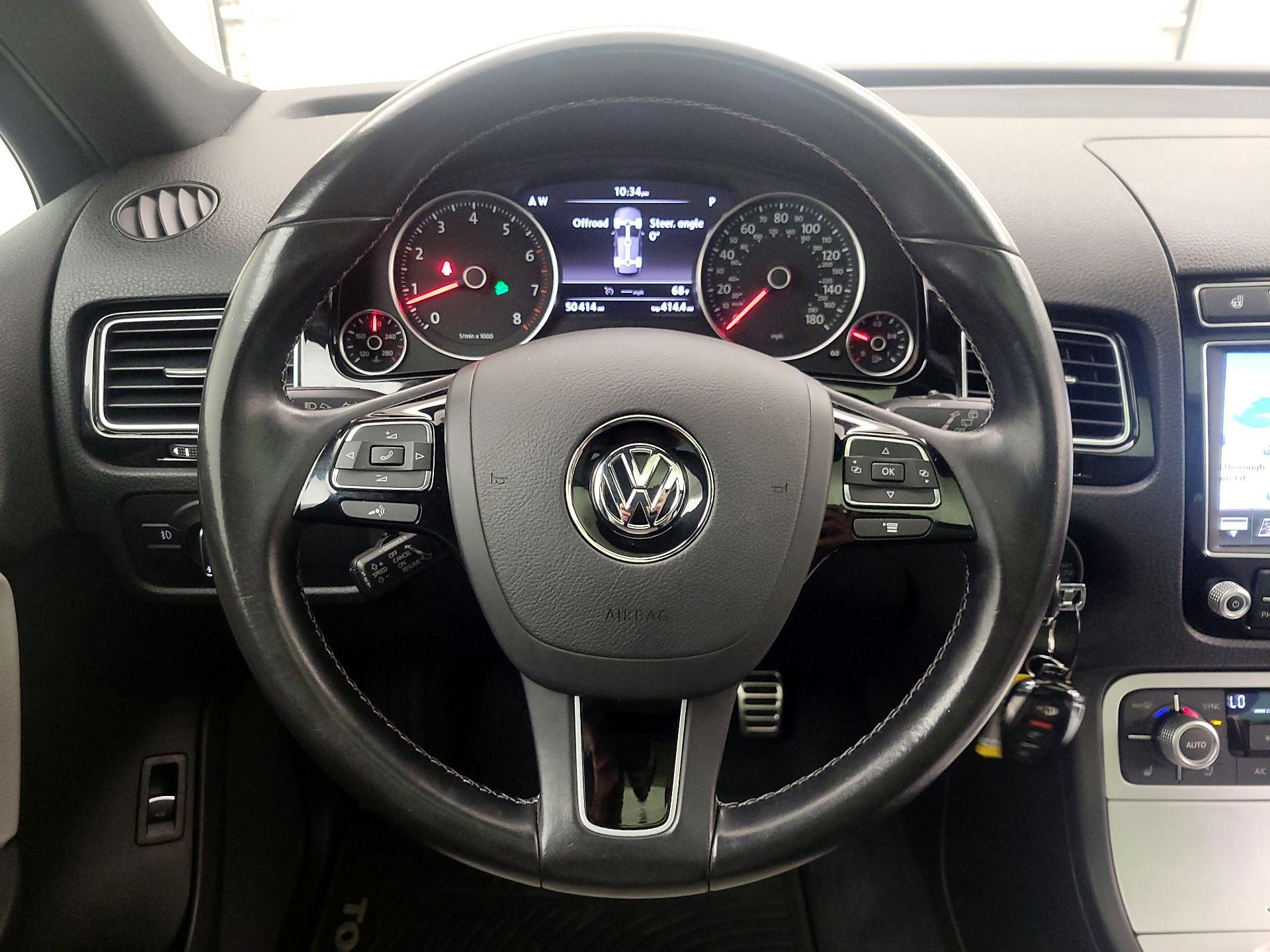 Thumbnail: 2017 Volkswagen Touareg - 10