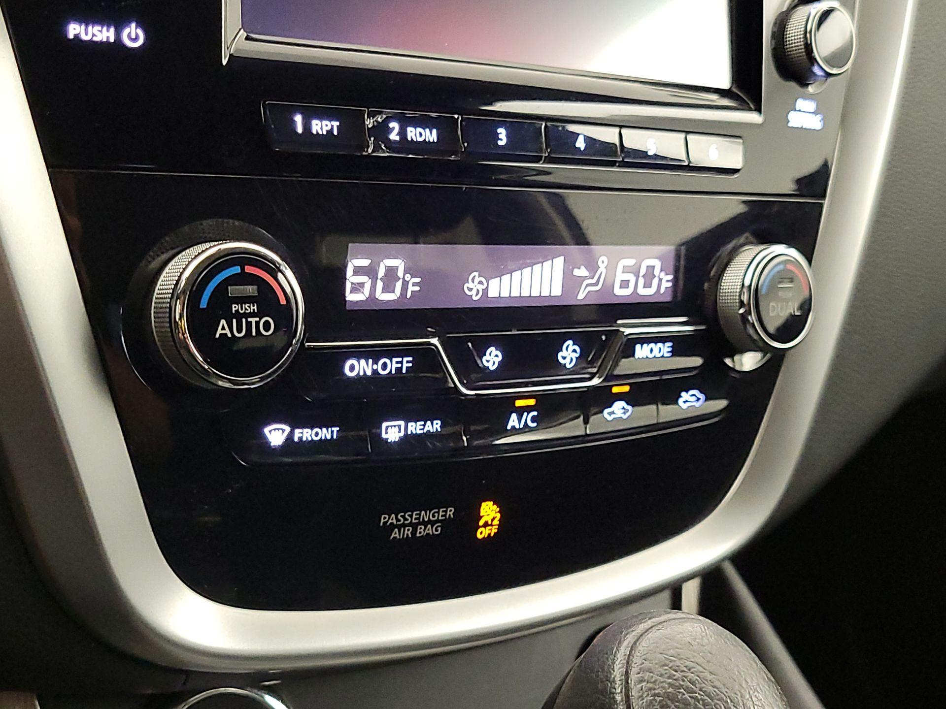 Thumbnail: 2015 Nissan Murano - 16