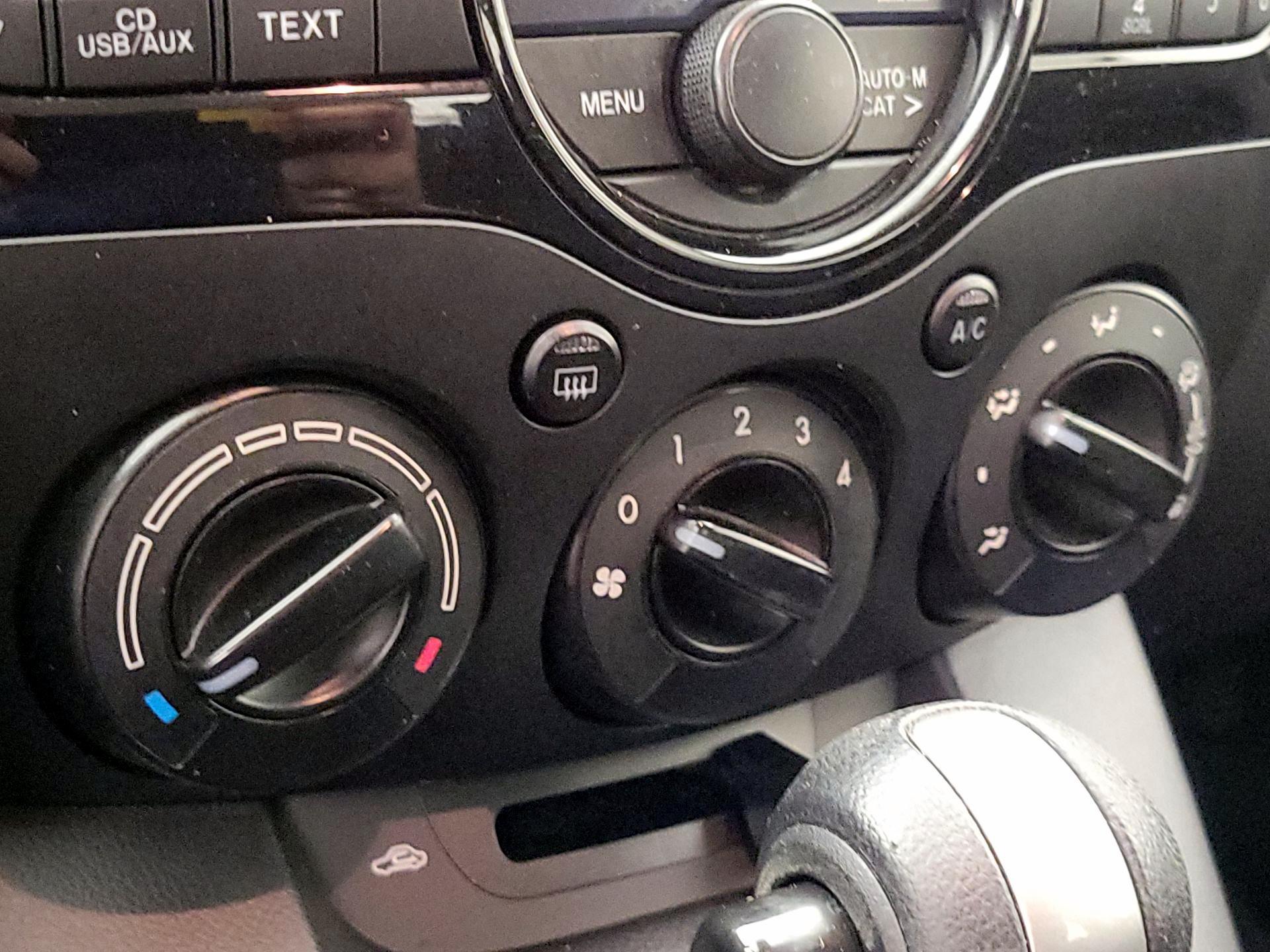 Thumbnail: 2013 Mazda Mazda2 - 15