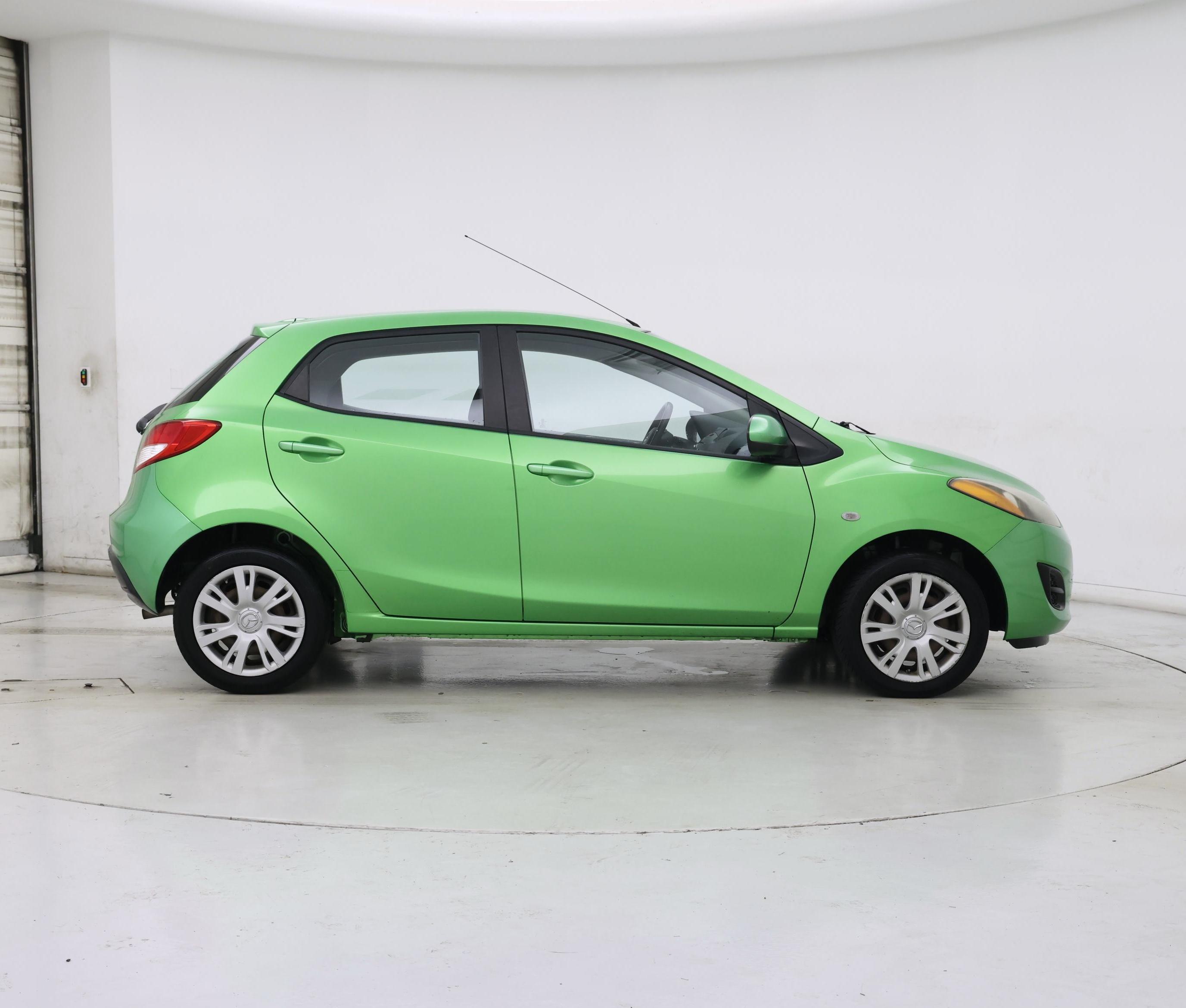 Thumbnail: 2013 Mazda Mazda2 - 7