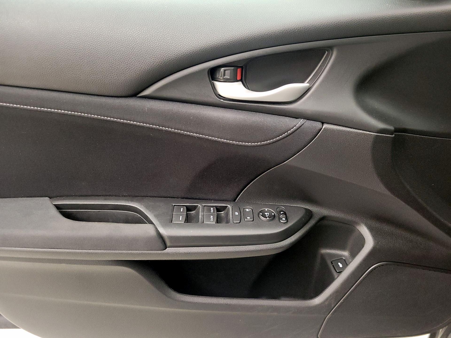 Thumbnail: 2019 Honda Insight - 12