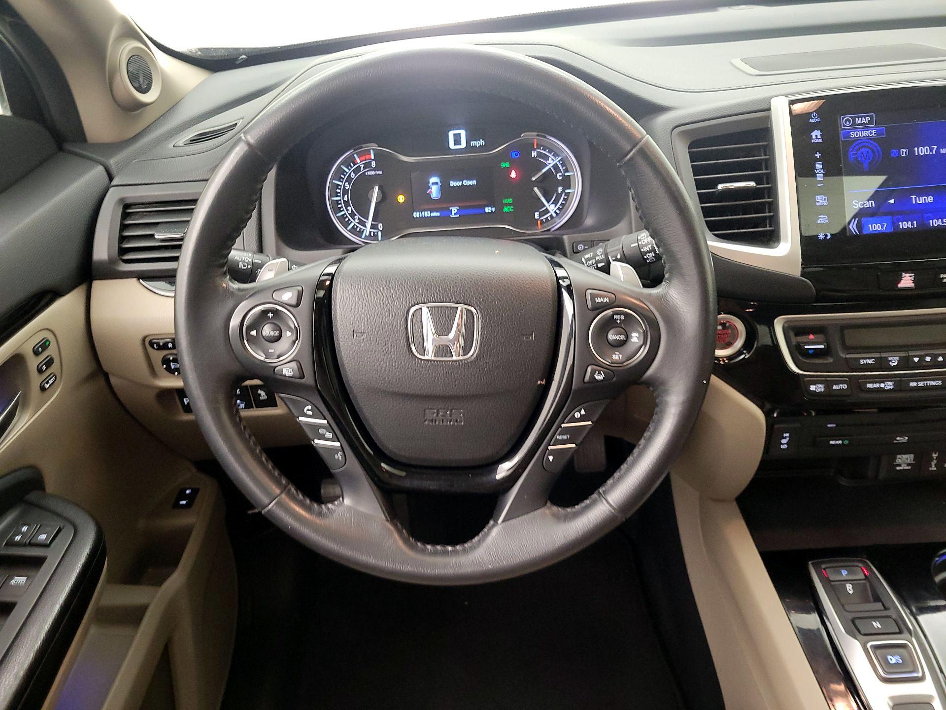 Thumbnail: 2017 Honda Pilot - 10