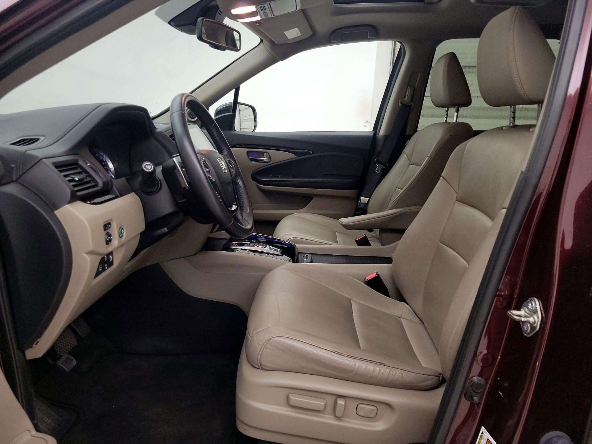 Thumbnail: 2017 Honda Pilot - 11