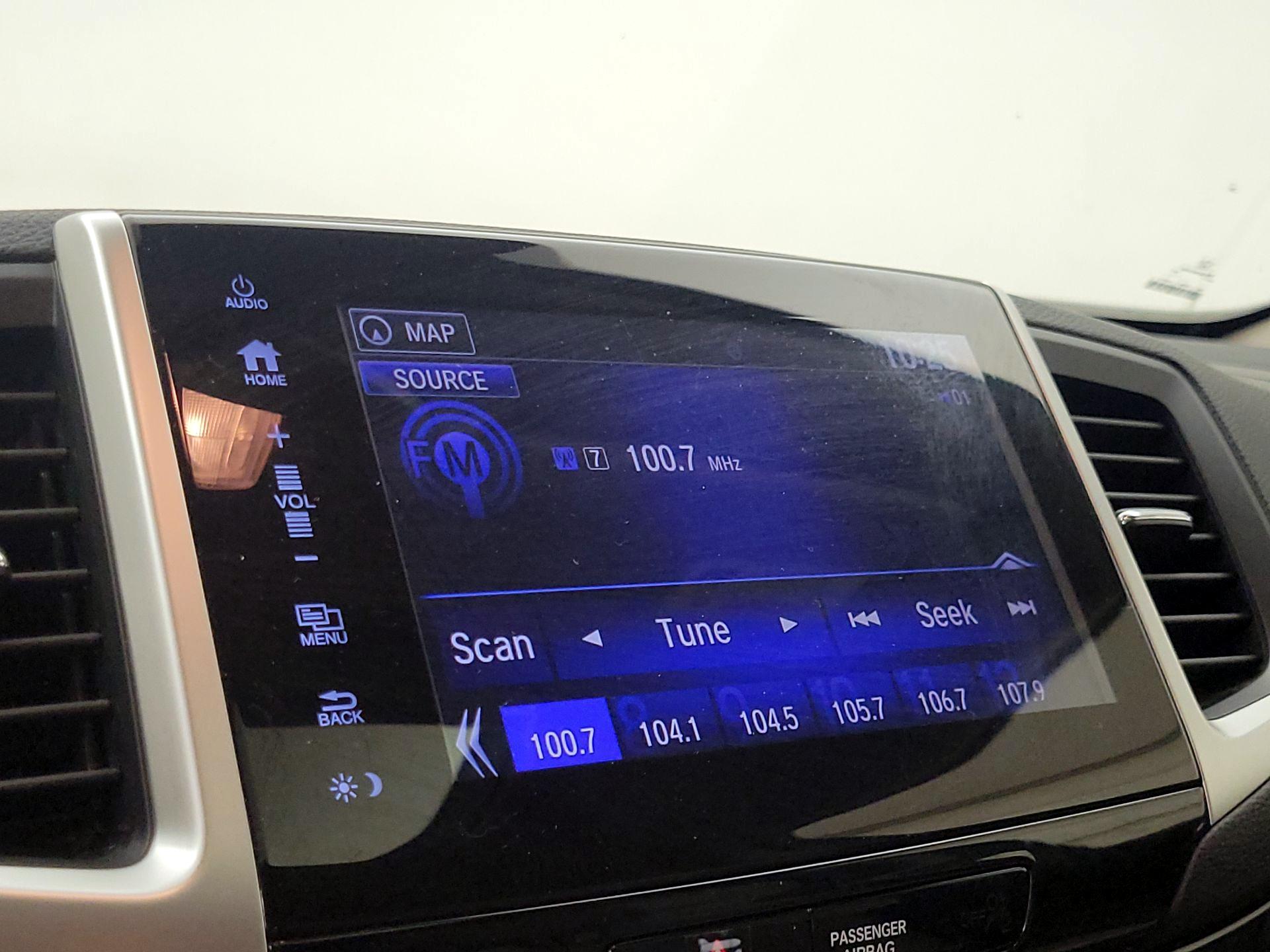 Thumbnail: 2017 Honda Pilot - 15