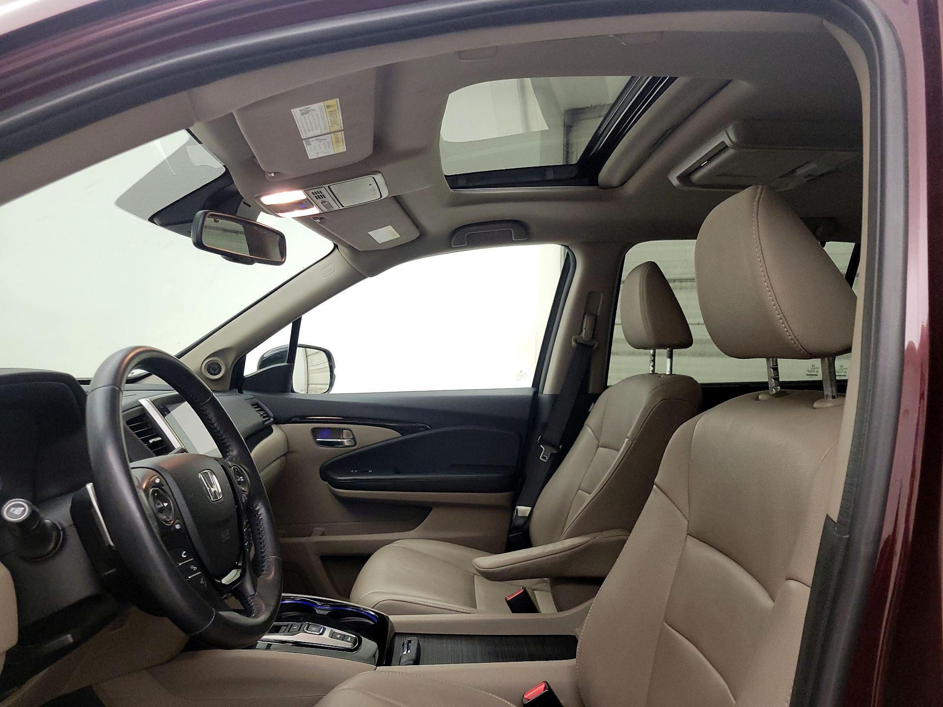 Thumbnail: 2017 Honda Pilot - 19