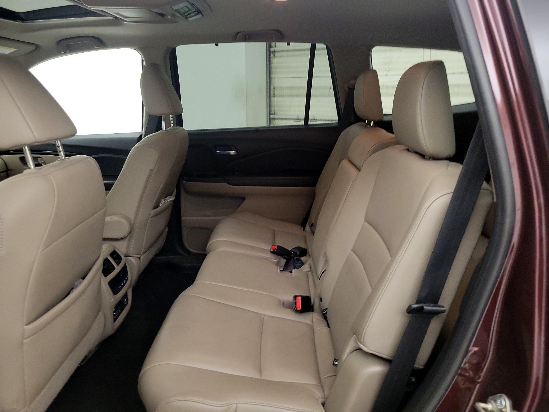 Thumbnail: 2017 Honda Pilot - 20