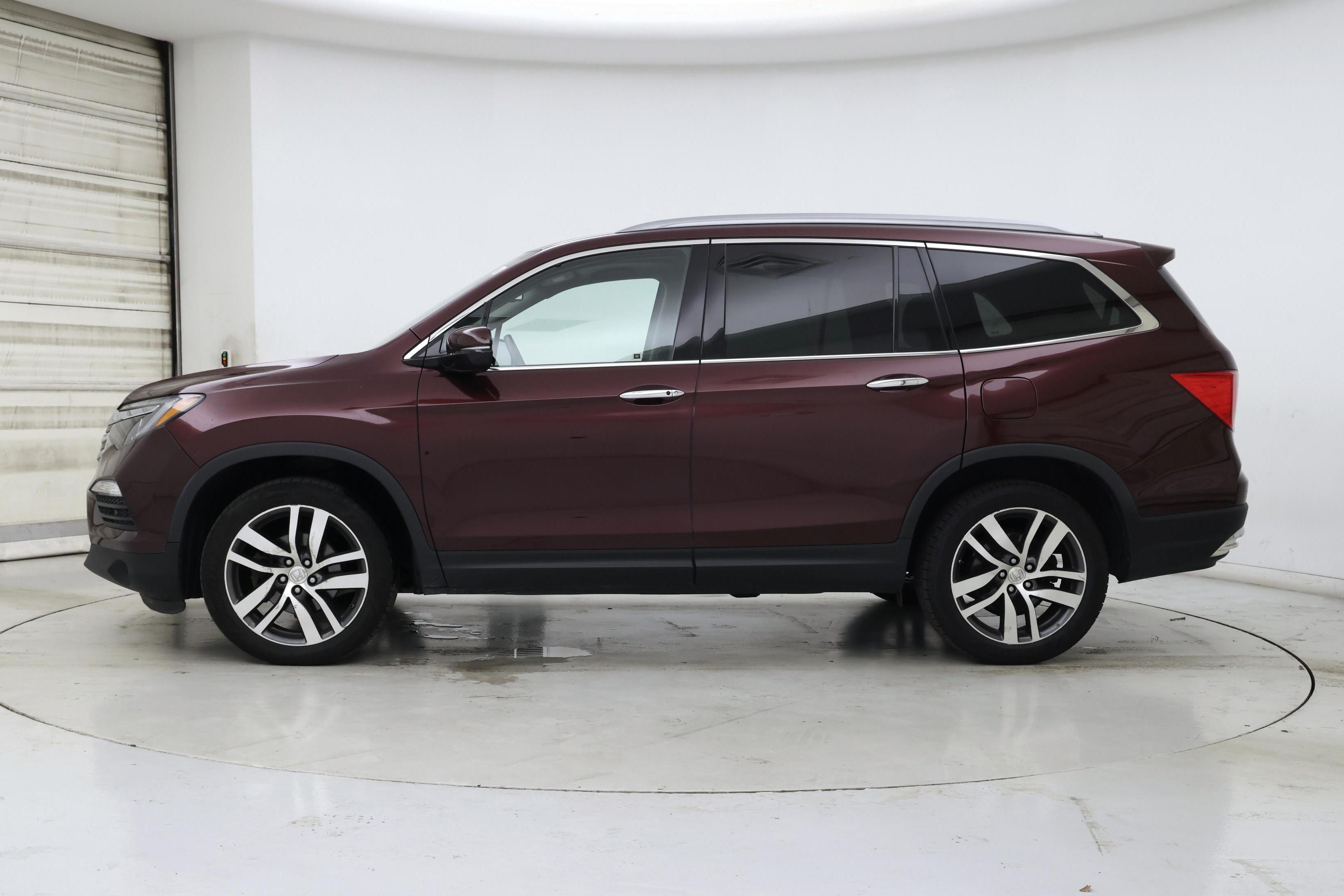 Thumbnail: 2017 Honda Pilot - 3