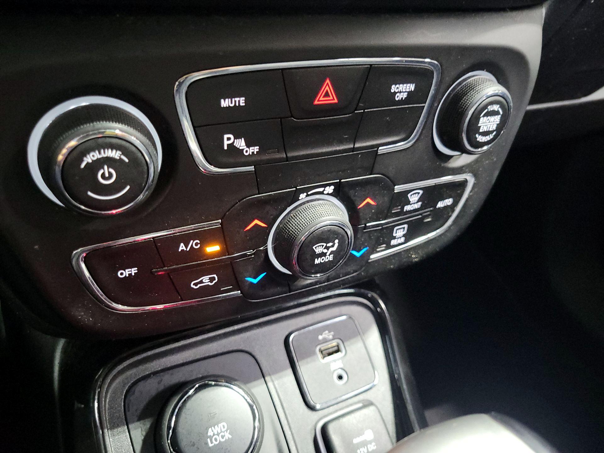 Thumbnail: 2018 Jeep Compass - 16