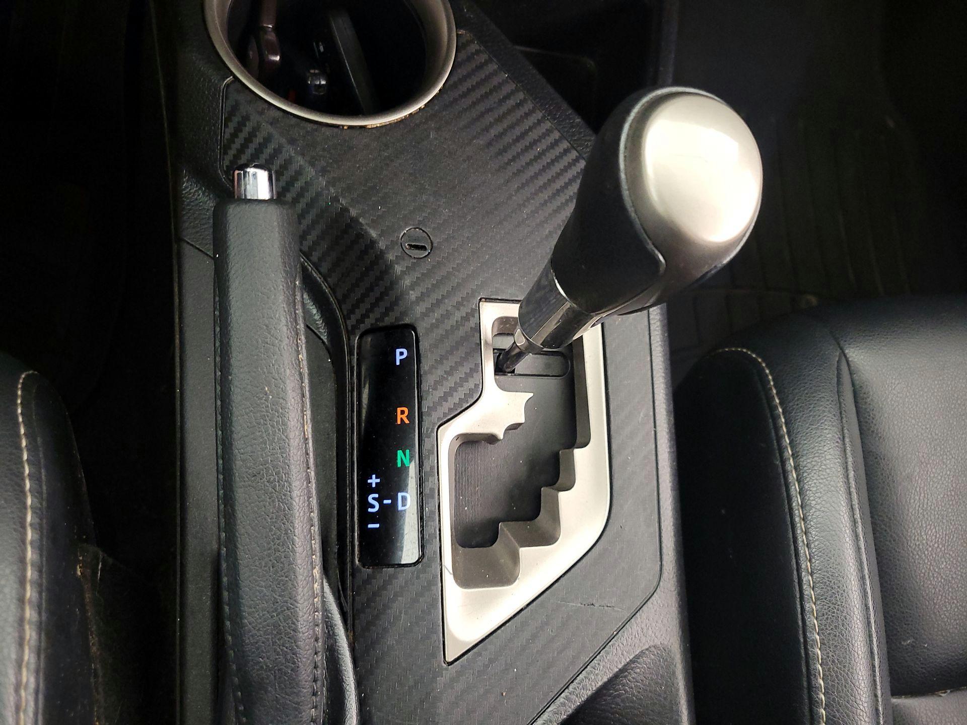 Thumbnail: 2013 Toyota RAV4 - 17