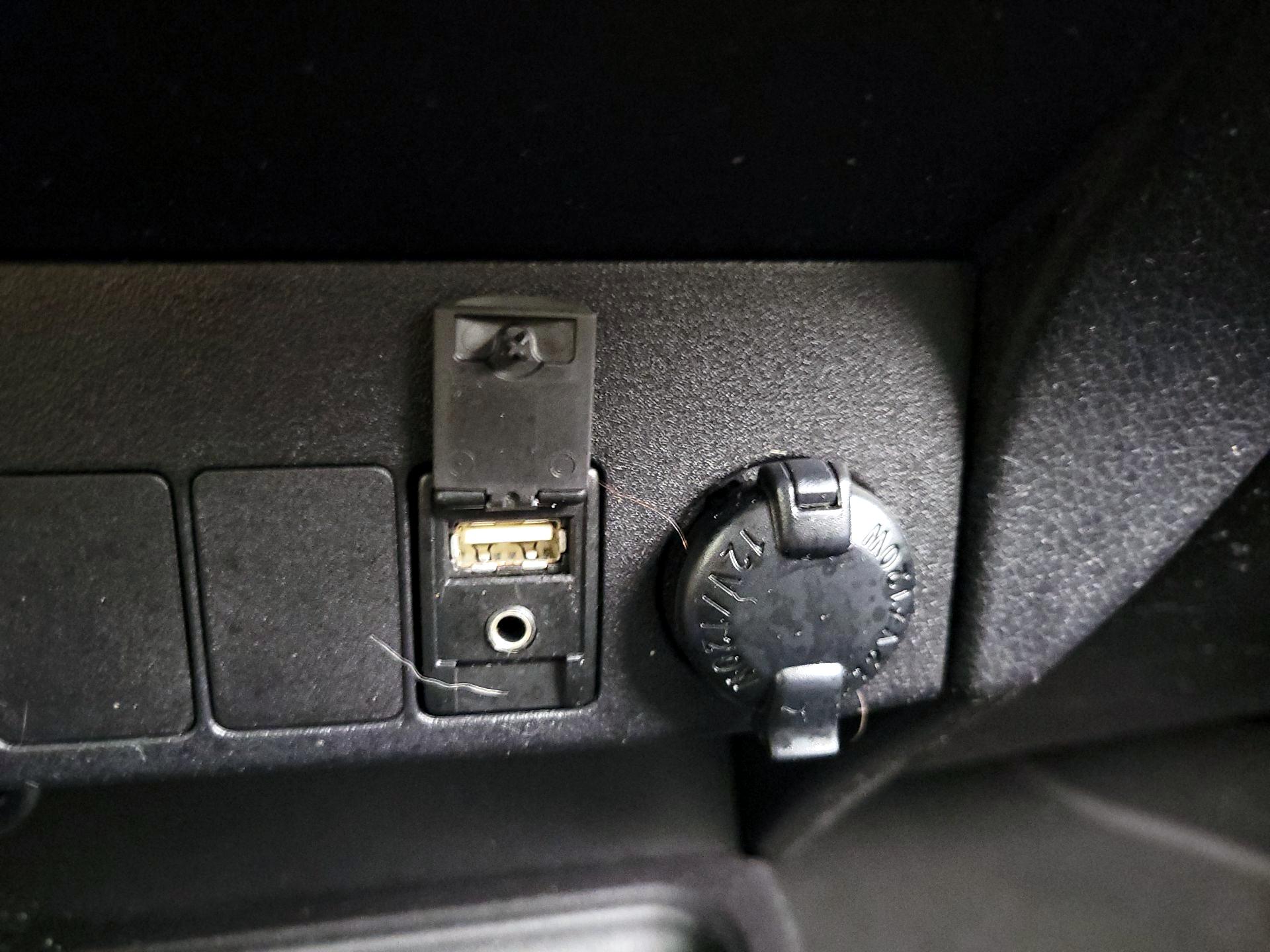 Thumbnail: 2013 Toyota RAV4 - 18