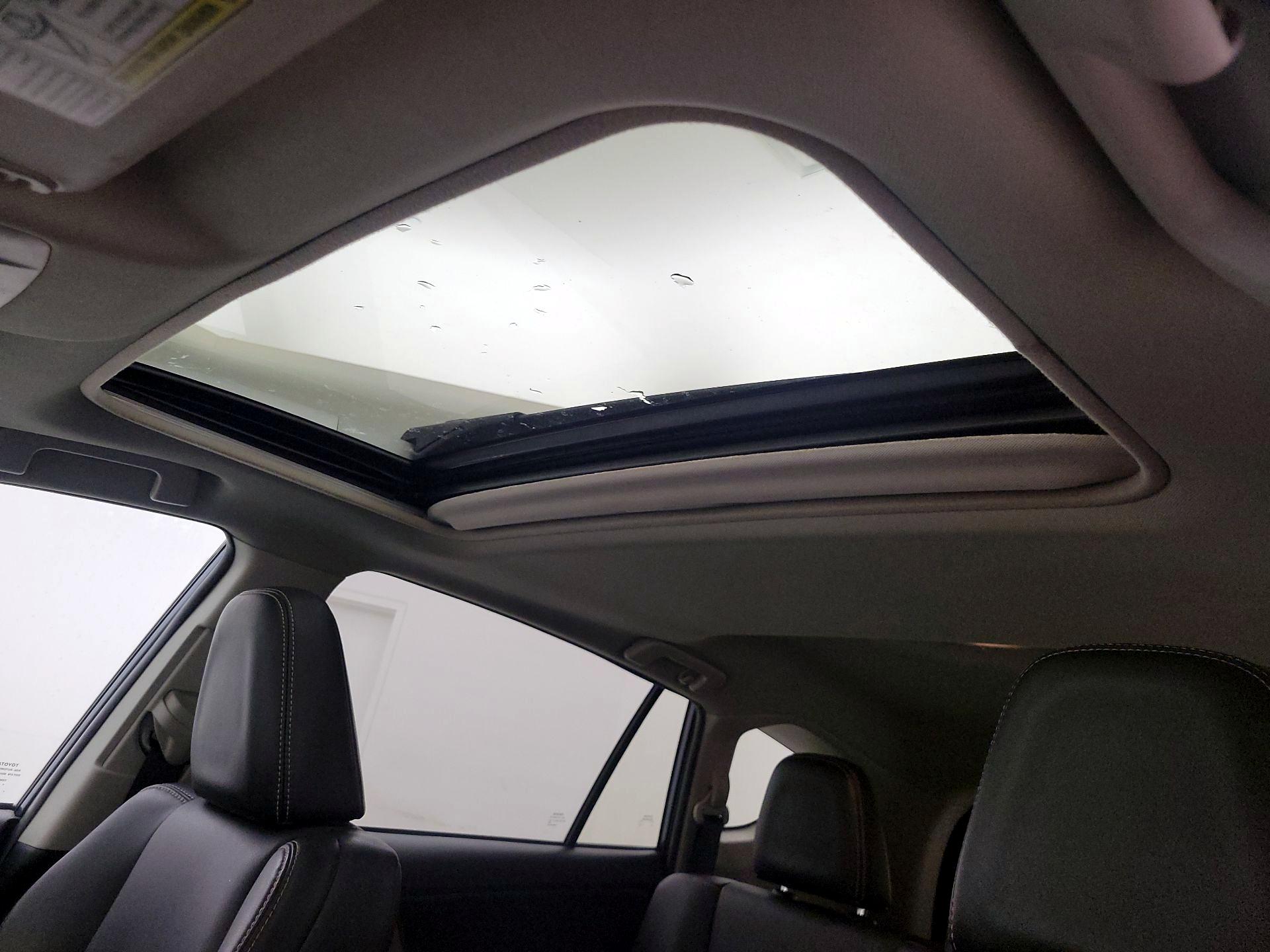 Thumbnail: 2013 Toyota RAV4 - 19