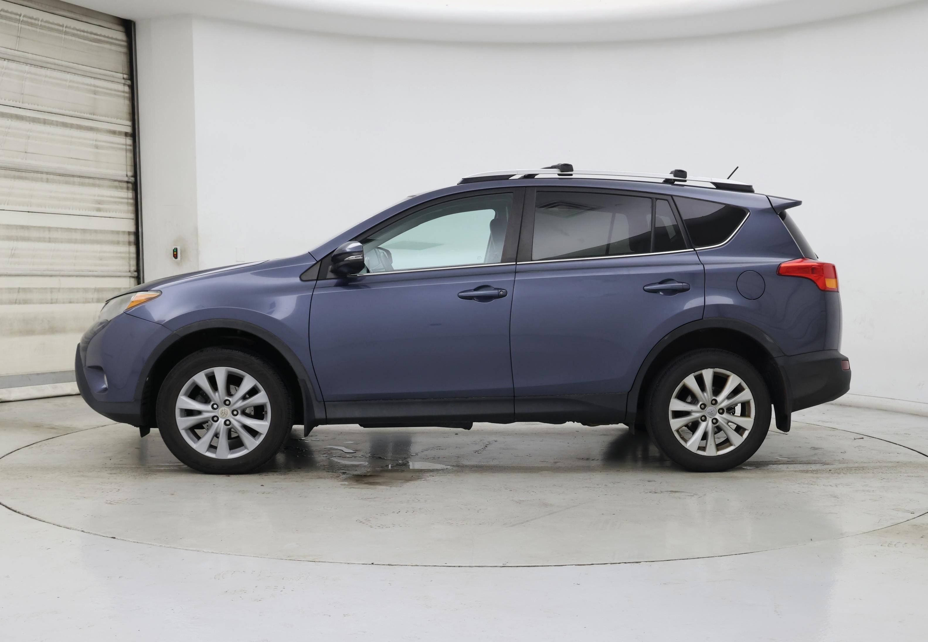 Thumbnail: 2013 Toyota RAV4 - 3