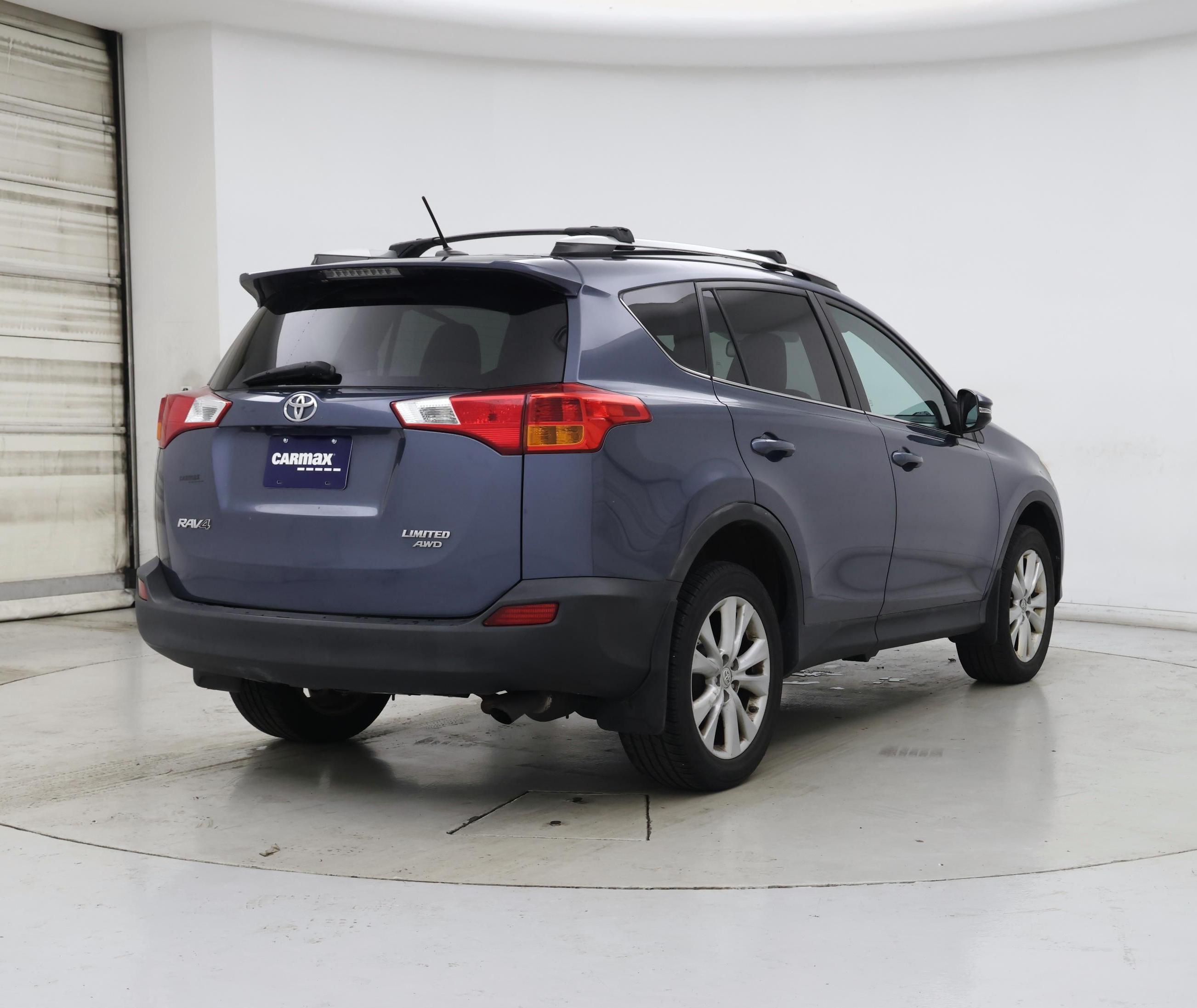 Thumbnail: 2013 Toyota RAV4 - 8