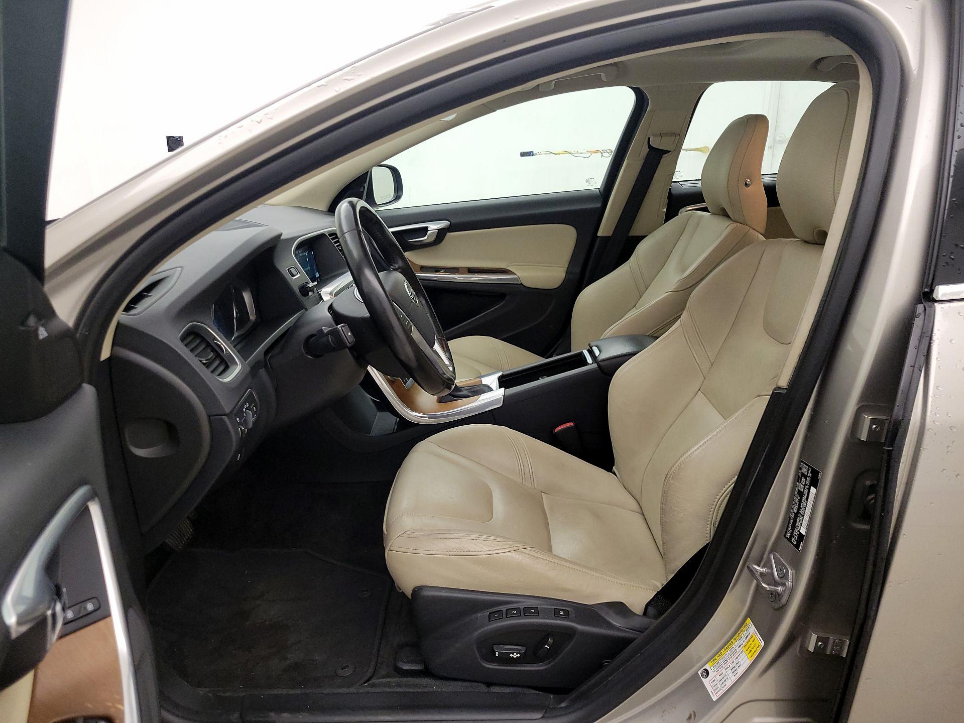 Thumbnail: 2016 Volvo S60 - 11