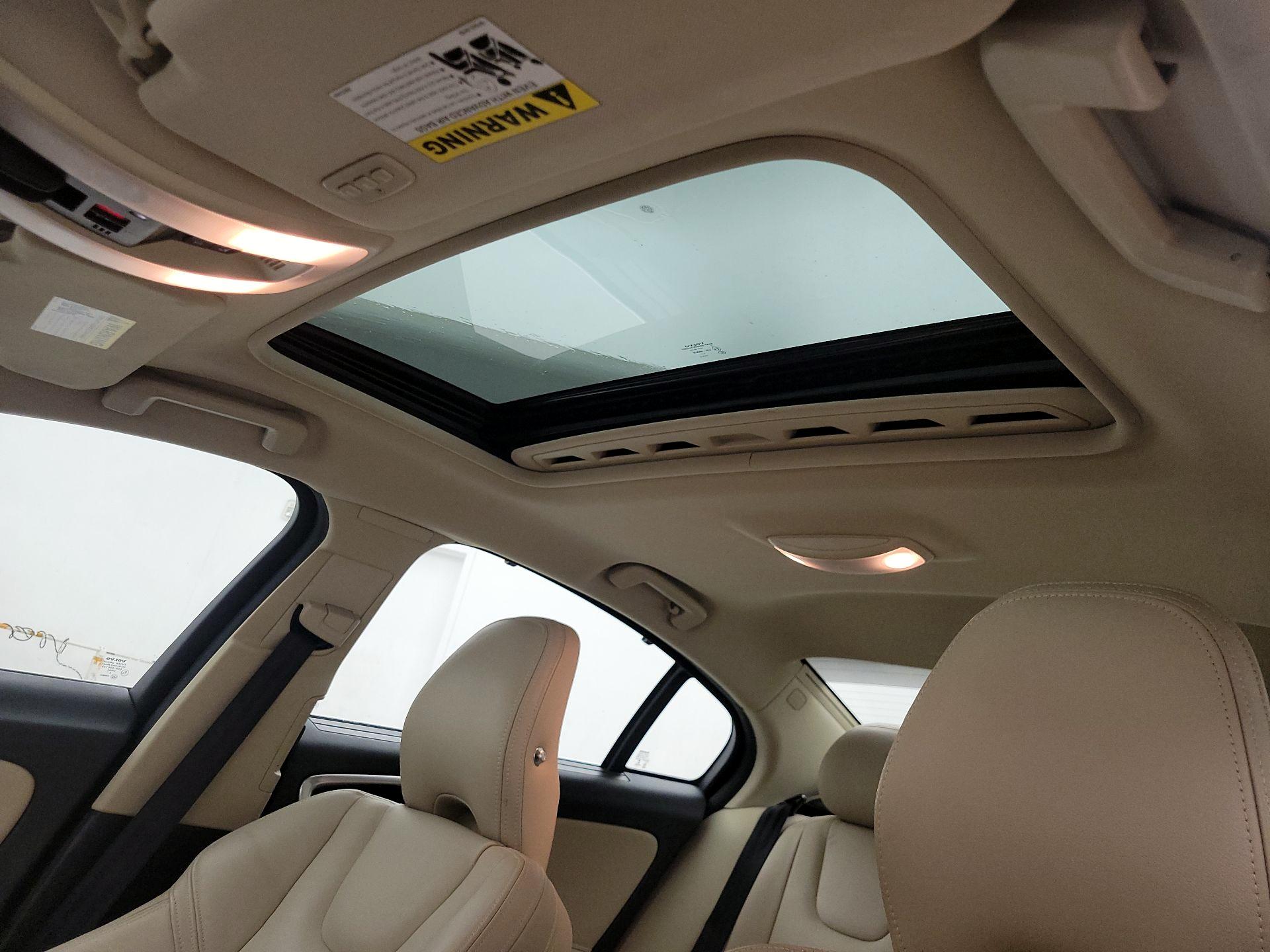 Thumbnail: 2016 Volvo S60 - 20