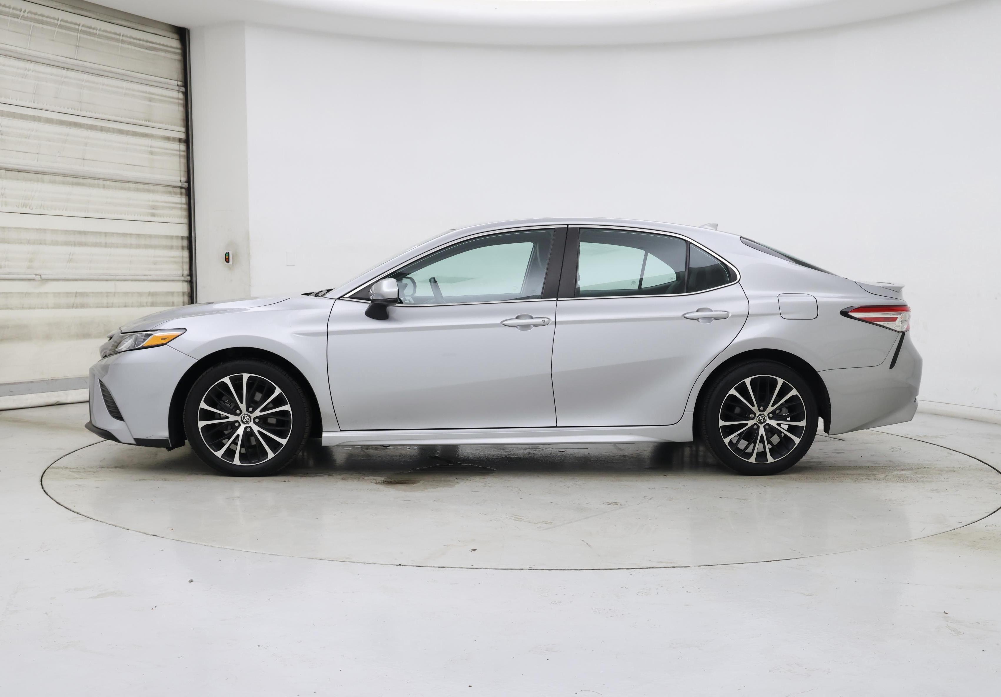 Thumbnail: 2020 Toyota Camry - 3