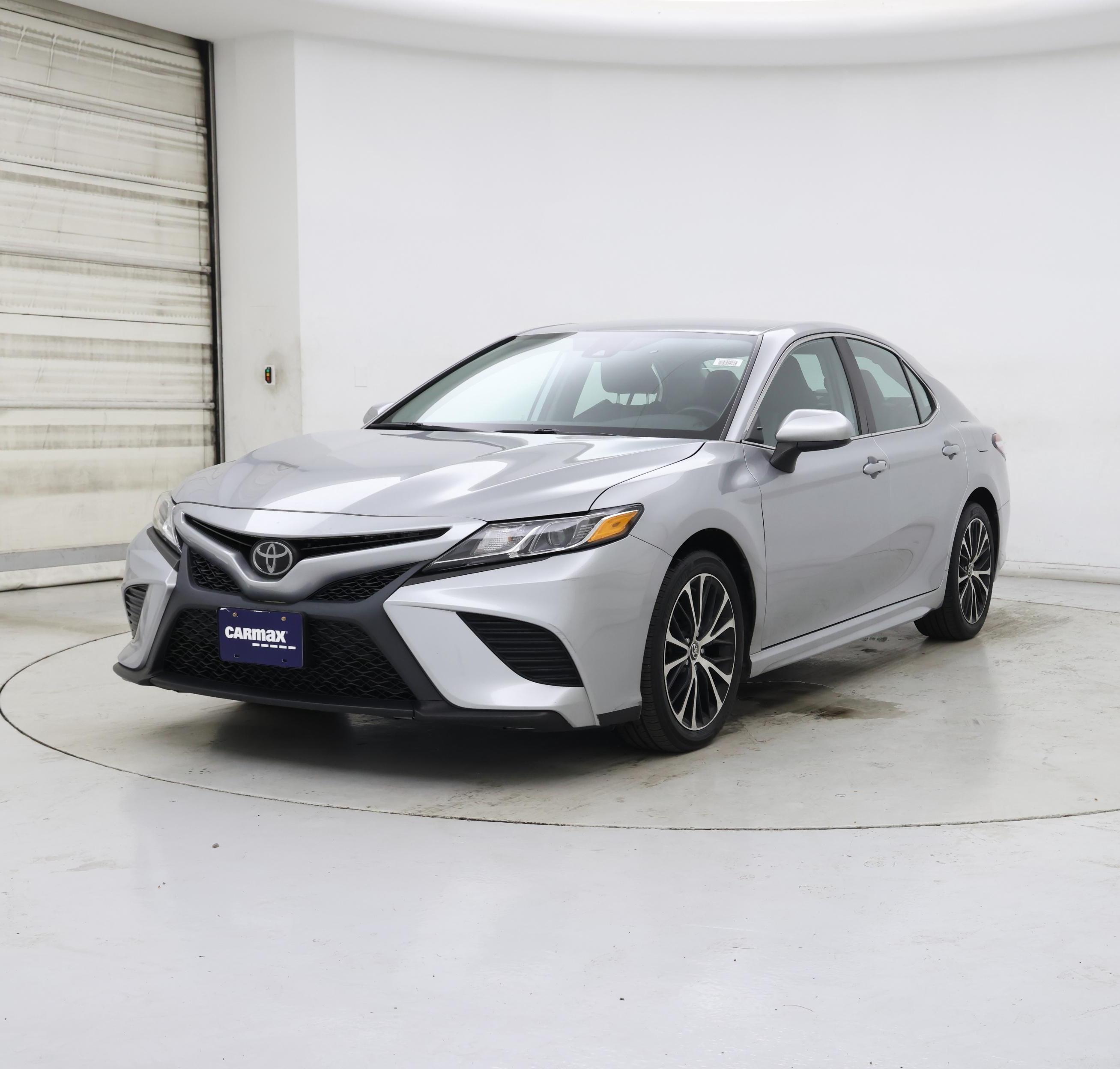 Thumbnail: 2020 Toyota Camry - 4