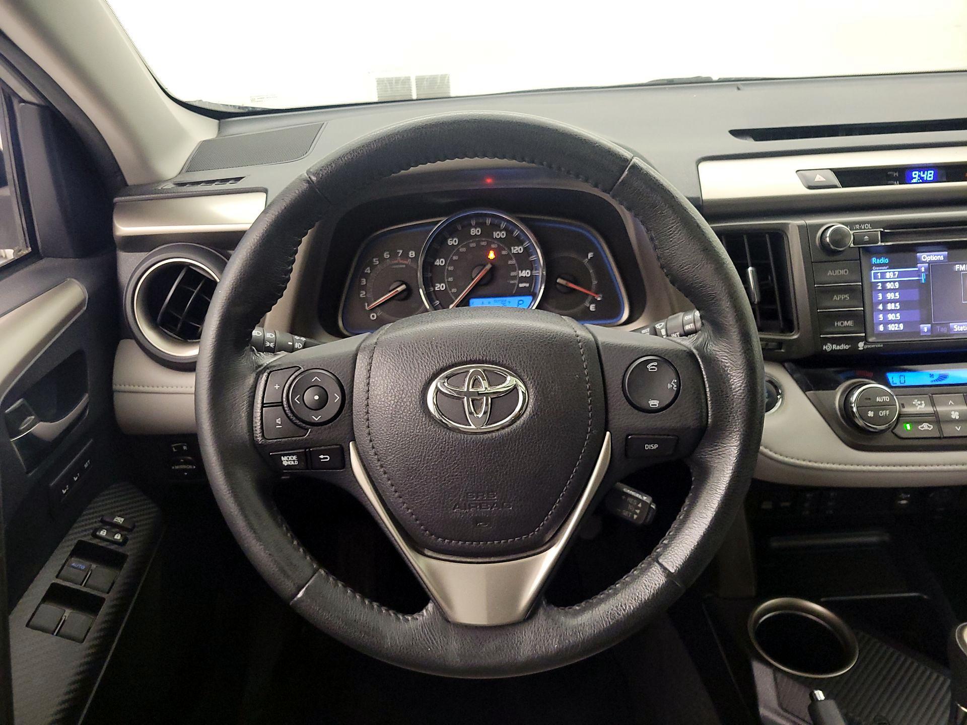 Thumbnail: 2015 Toyota RAV4 - 10
