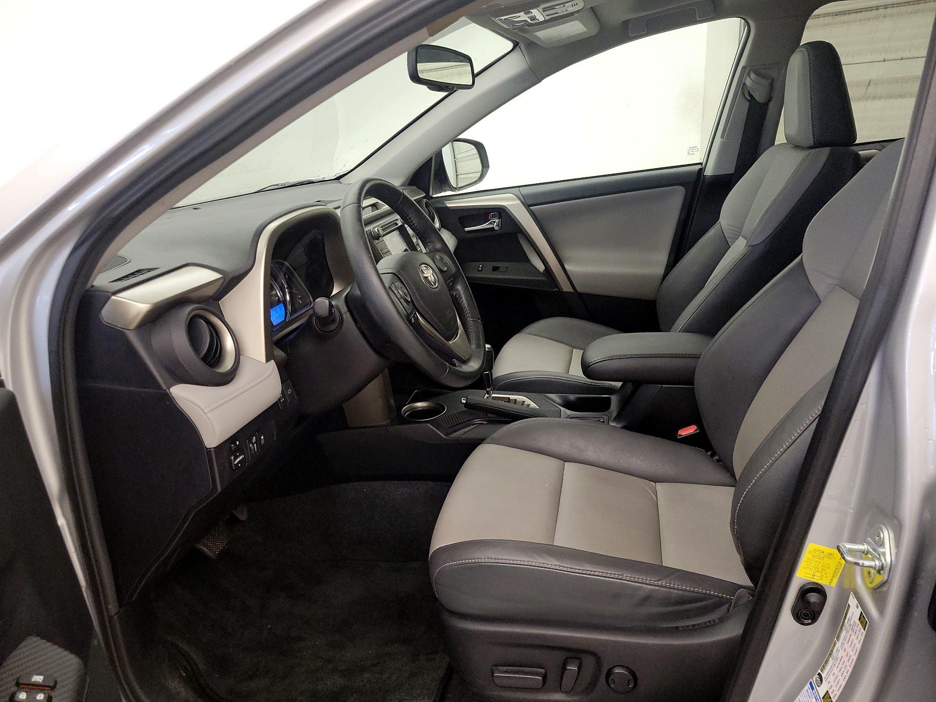 Thumbnail: 2015 Toyota RAV4 - 11
