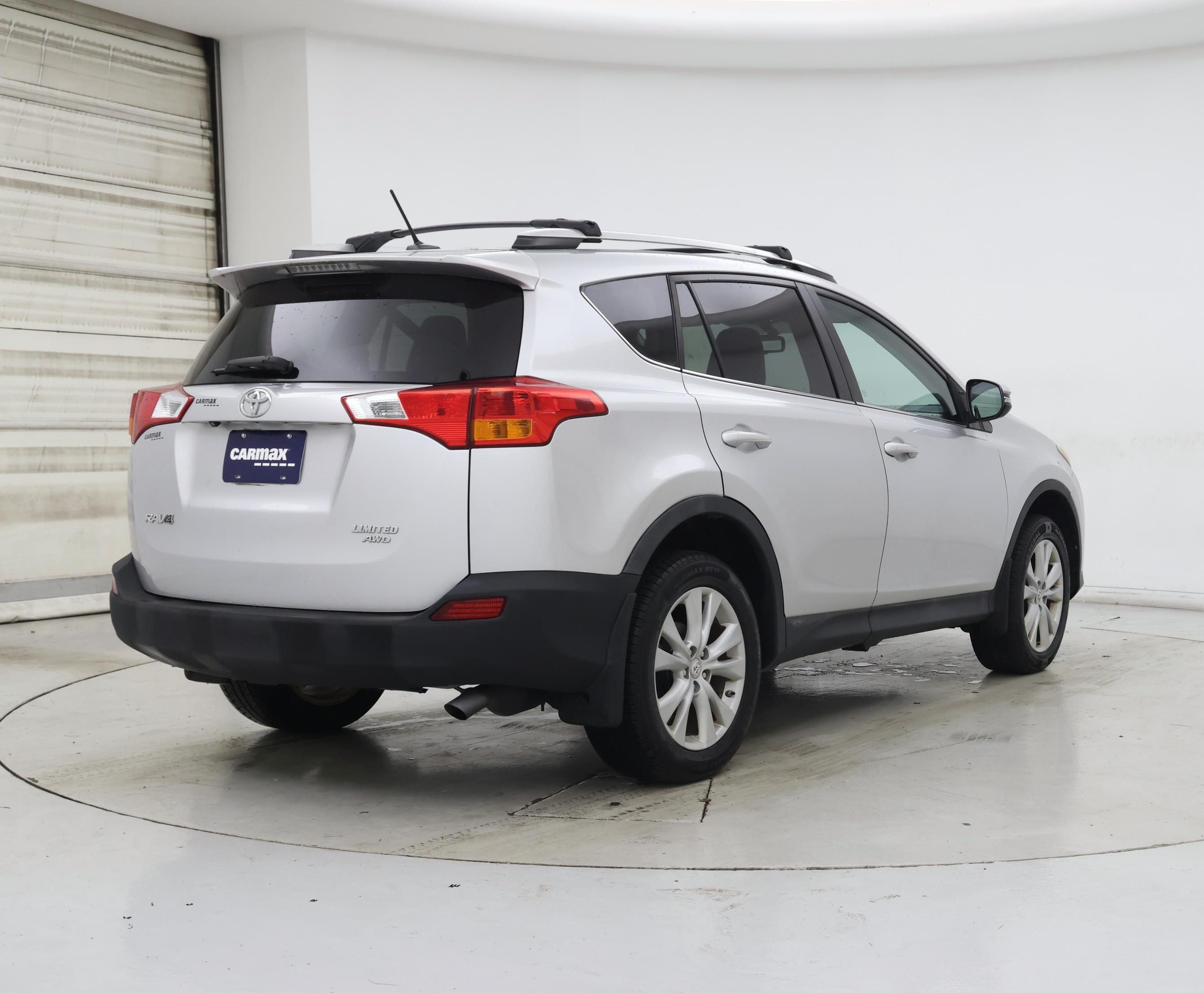 Thumbnail: 2015 Toyota RAV4 - 8