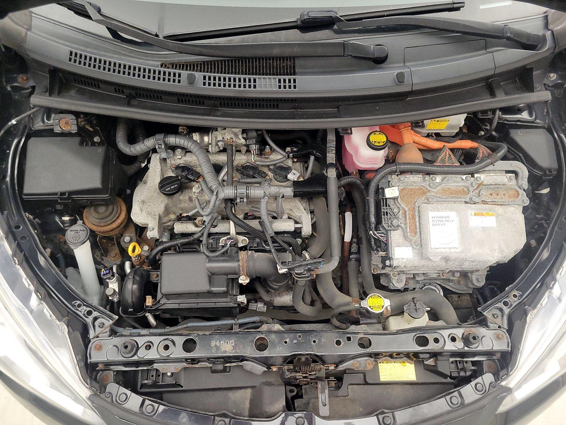 Thumbnail: 2015 Toyota Prius c - 19