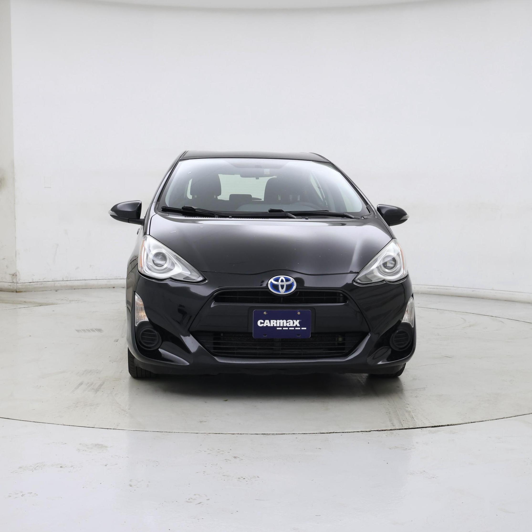 Thumbnail: 2015 Toyota Prius c - 5