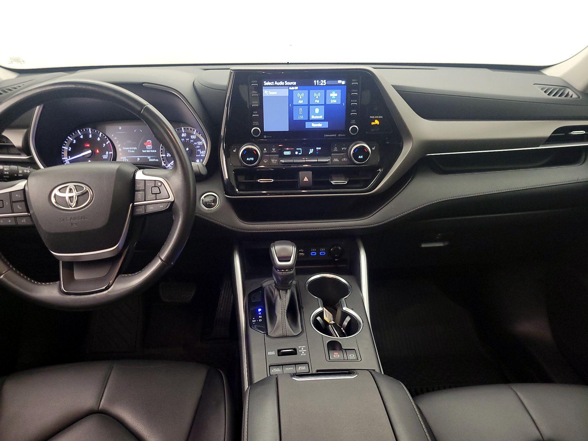 Thumbnail: 2022 Toyota Highlander - 9