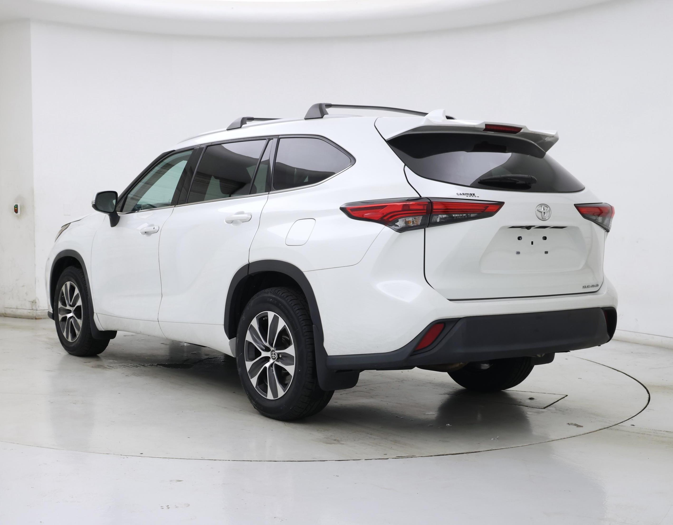 Thumbnail: 2022 Toyota Highlander - 2