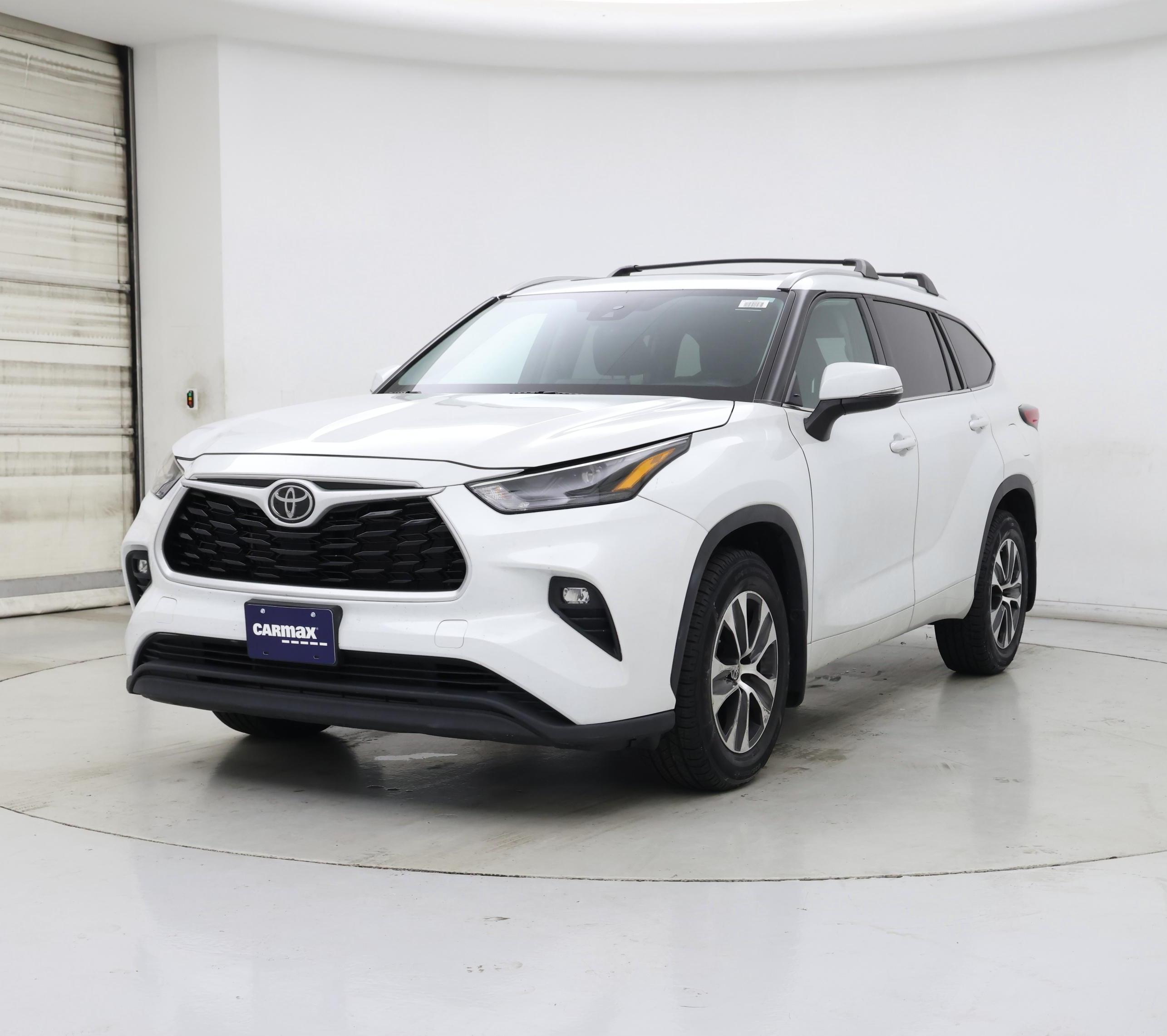 Thumbnail: 2022 Toyota Highlander - 4