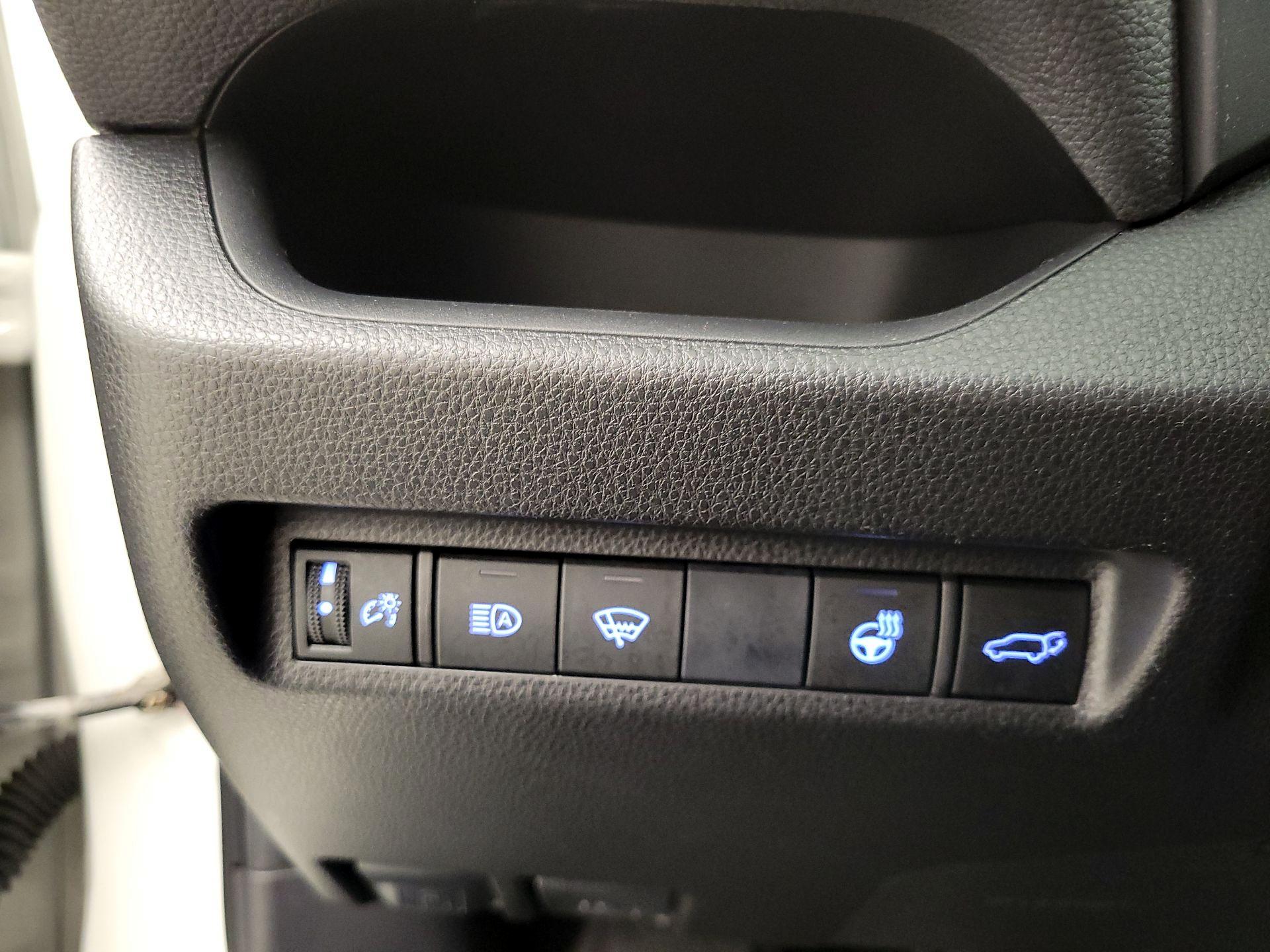 Thumbnail: 2019 Toyota RAV4 - 13