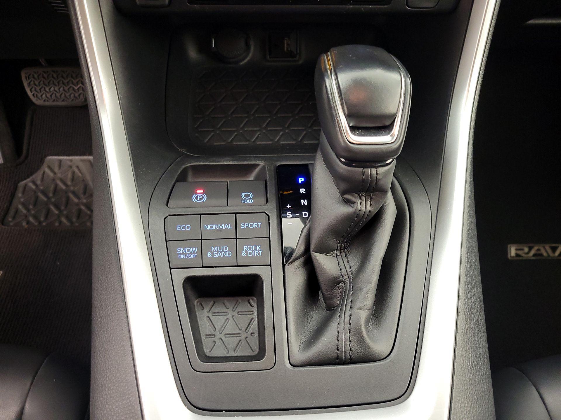 Thumbnail: 2019 Toyota RAV4 - 17