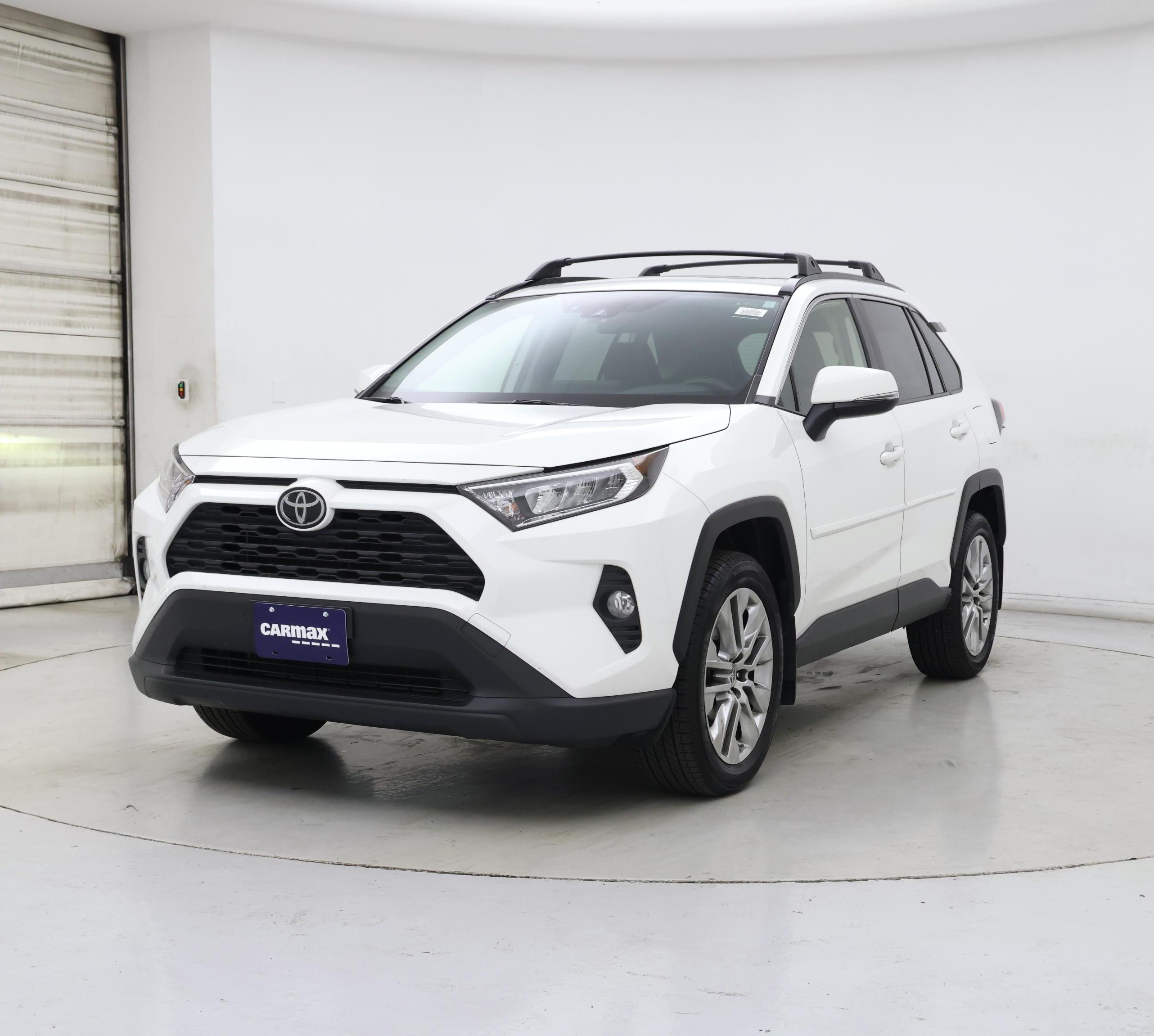 Thumbnail: 2019 Toyota RAV4 - 4