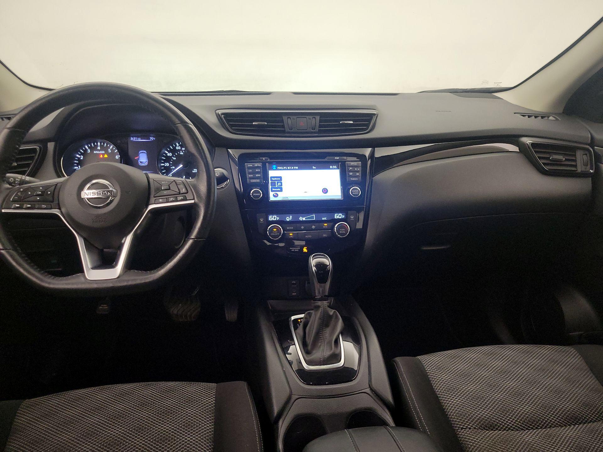 Thumbnail: 2018 Nissan Rogue Sport - 9