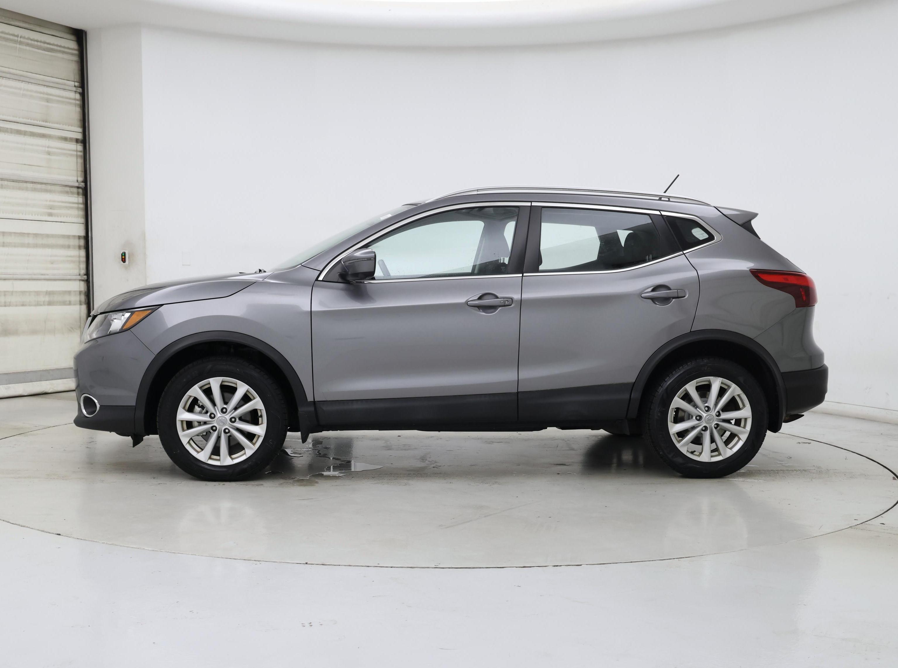 Thumbnail: 2018 Nissan Rogue Sport - 3