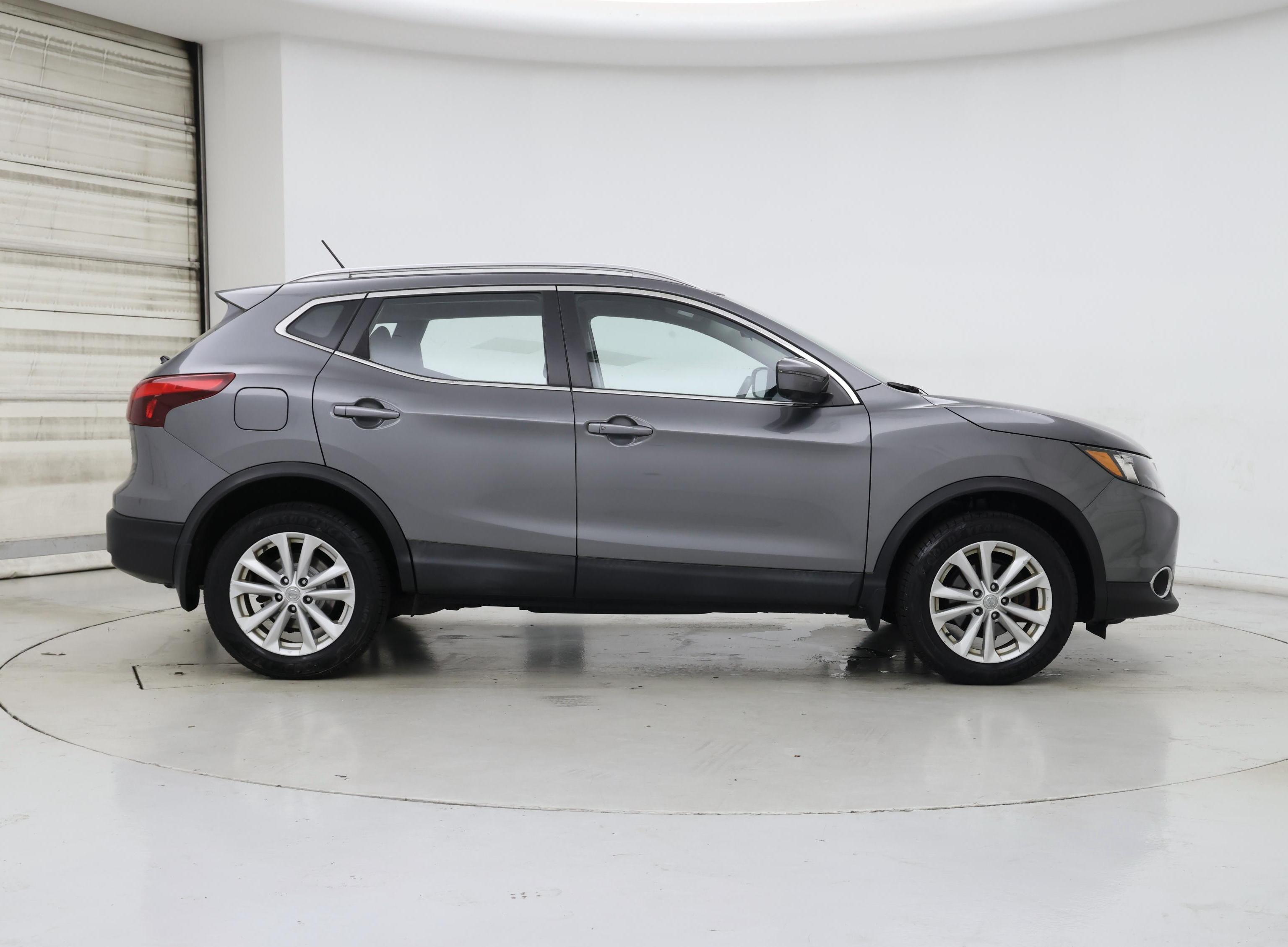 Thumbnail: 2018 Nissan Rogue Sport - 7