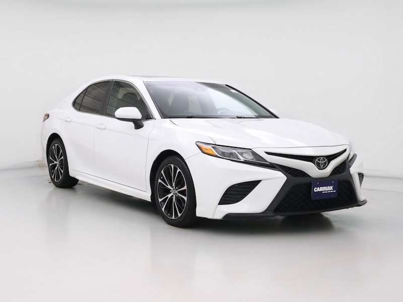 2018 Toyota Camry SE -
                  Westborough, MA