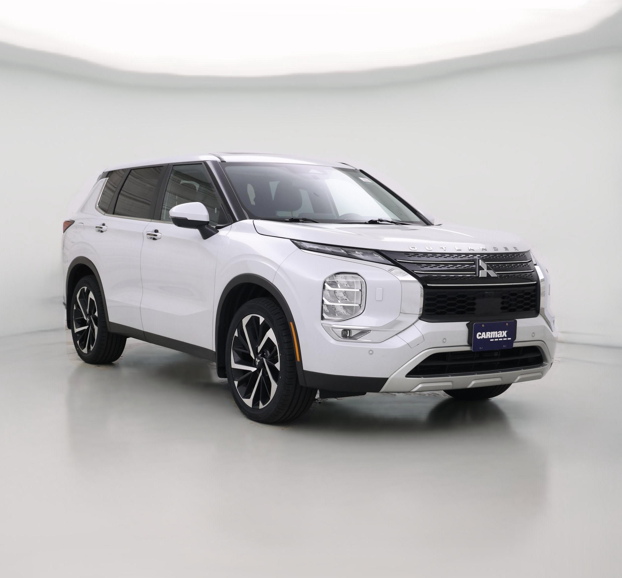Thumbnail: 2023 Mitsubishi Outlander - 1