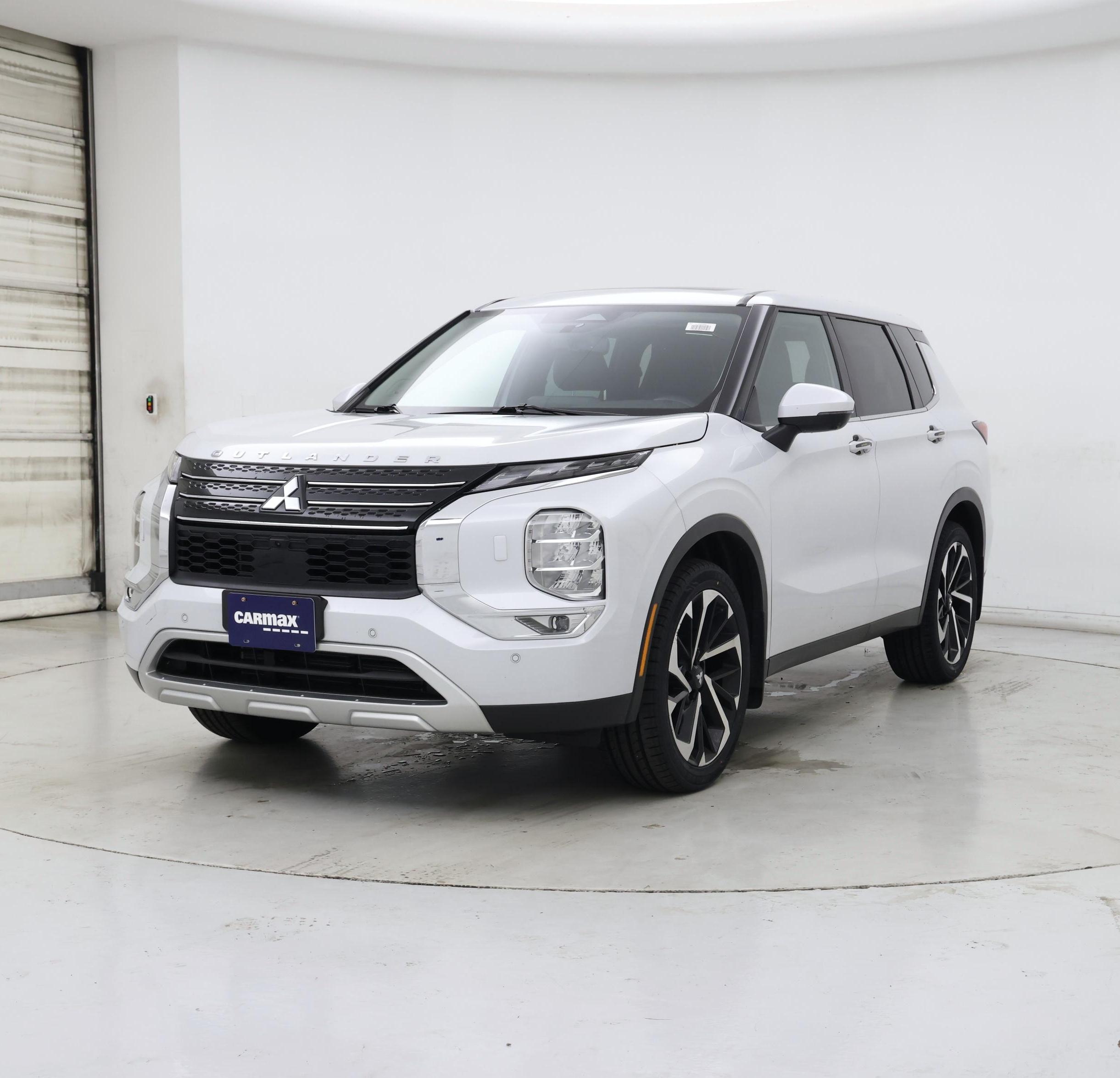 Thumbnail: 2023 Mitsubishi Outlander - 4