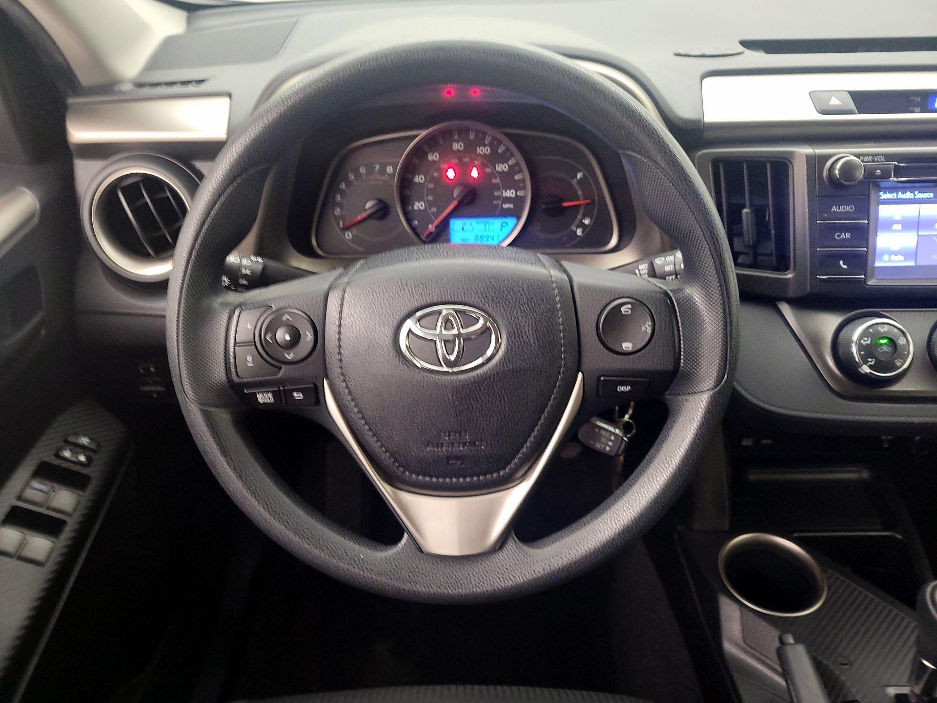 Thumbnail: 2015 Toyota RAV4 - 10