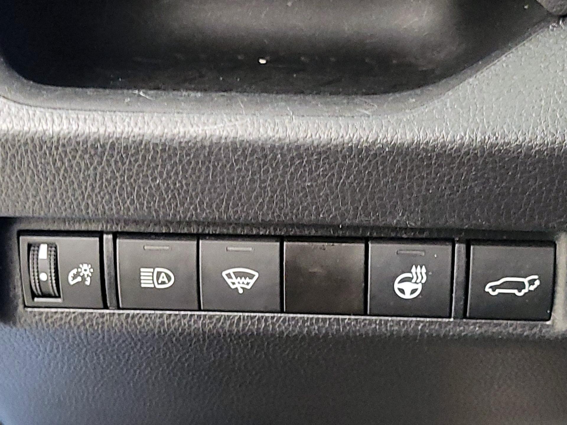 Thumbnail: 2021 Toyota RAV4 - 13